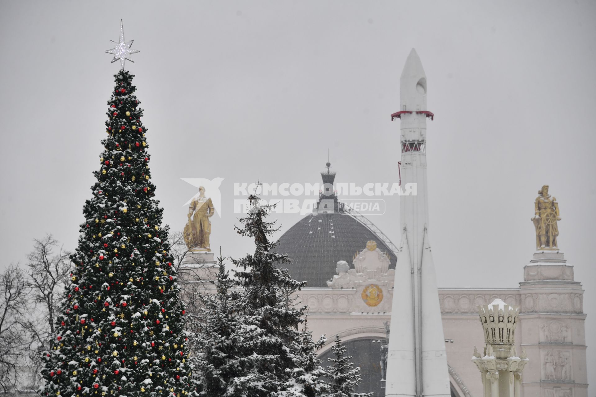 Последствия снегопада в Москве