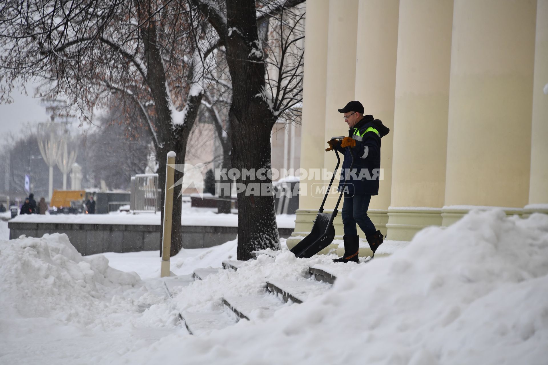 Последствия снегопада в Москве