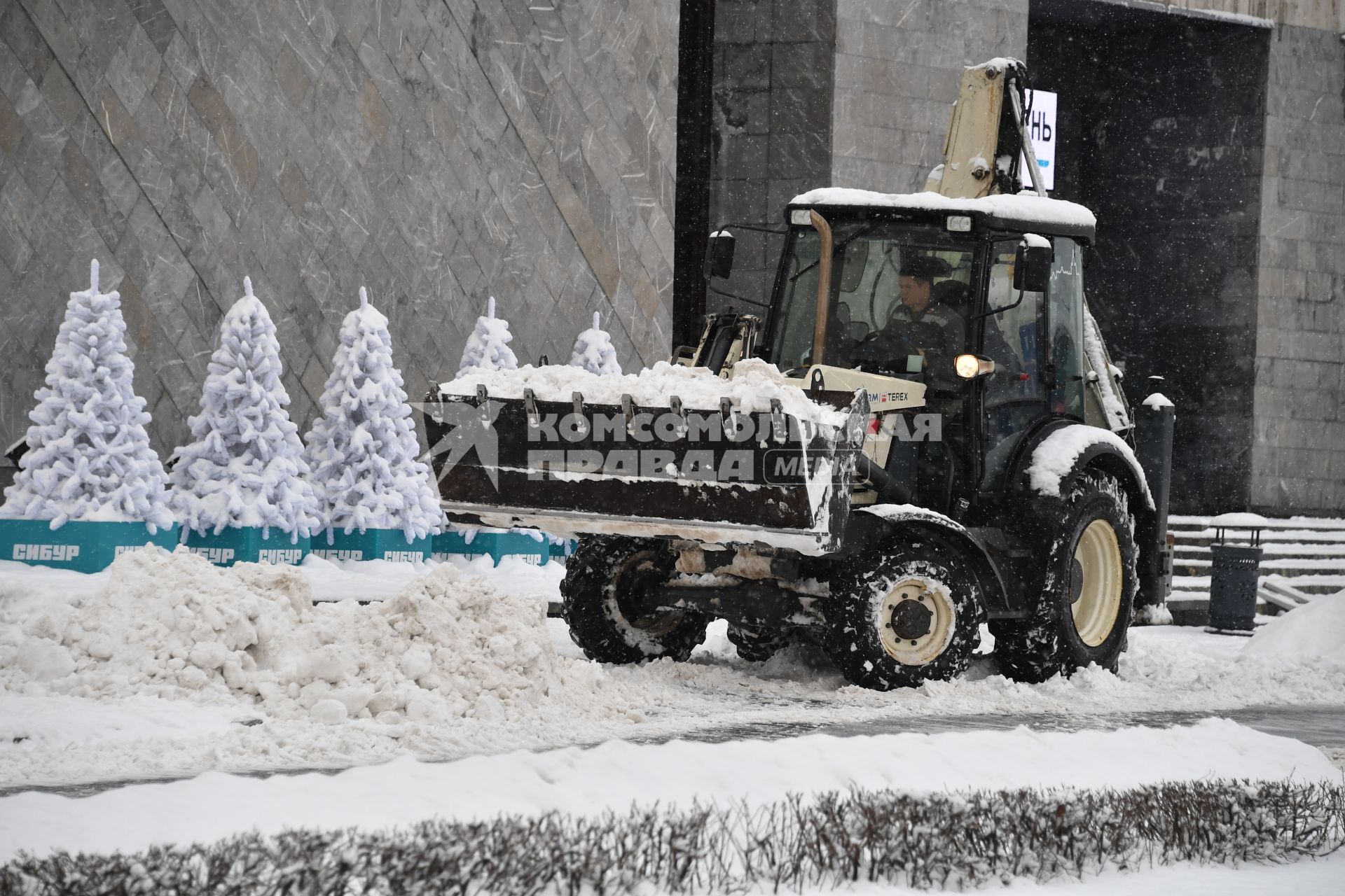 Последствия снегопада в Москве