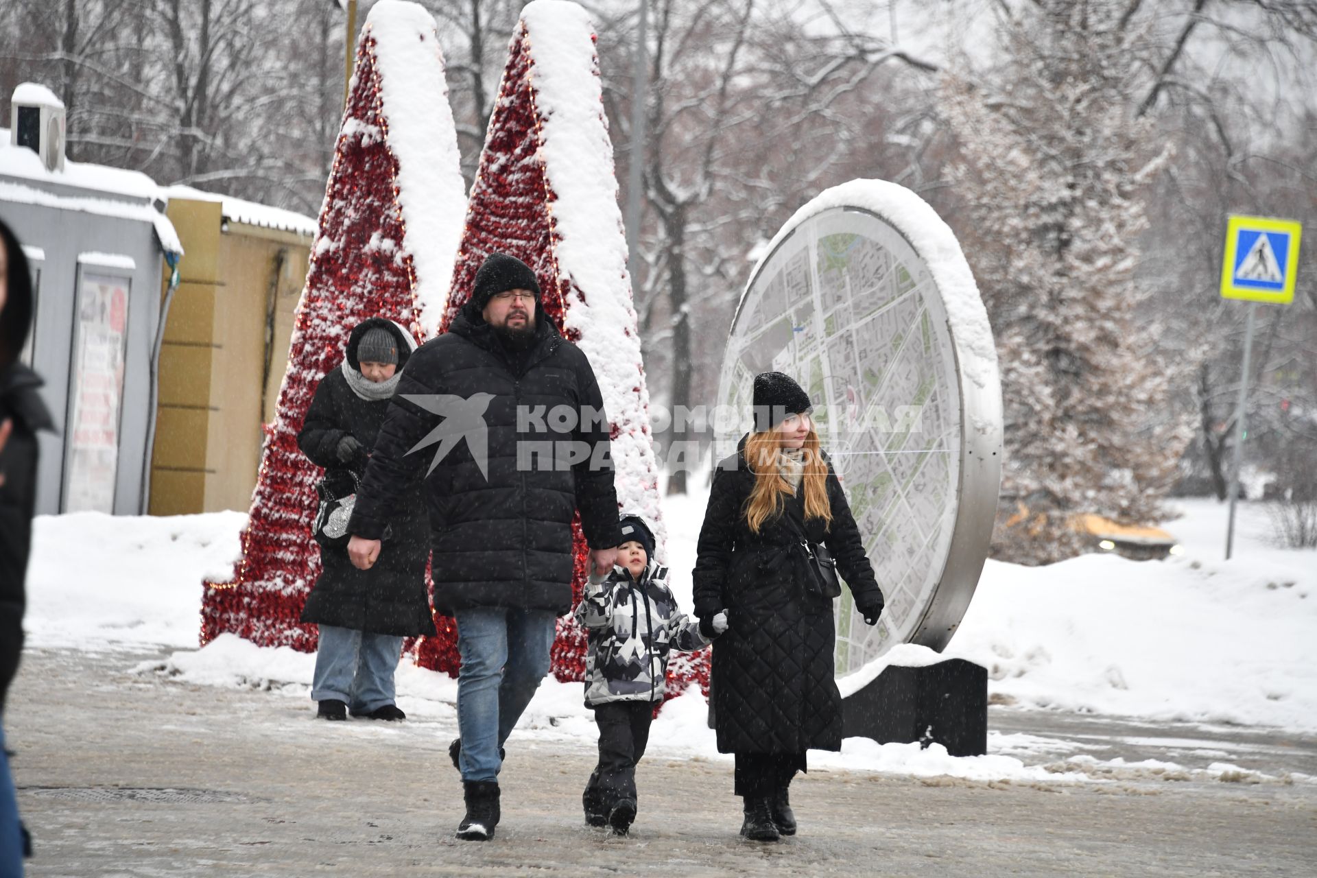 Последствия снегопада в Москве