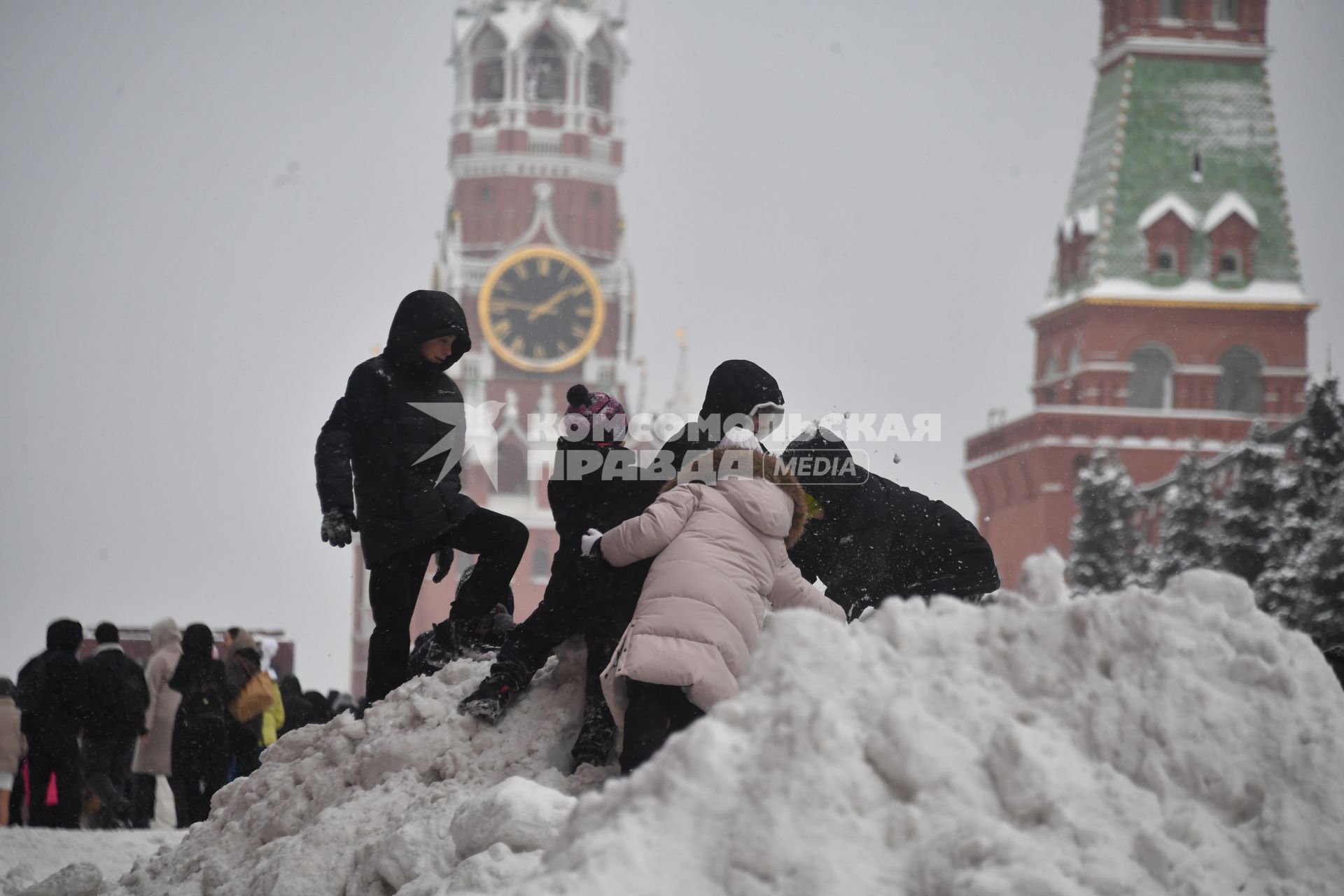 Последствия снегопада в Москве