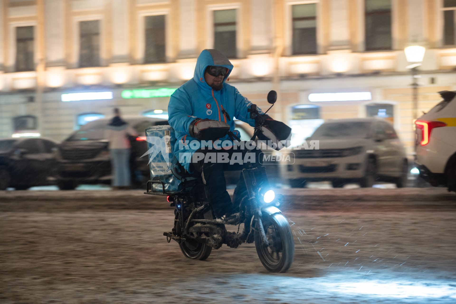 Последствия снегопада в Санкт-Петербурге