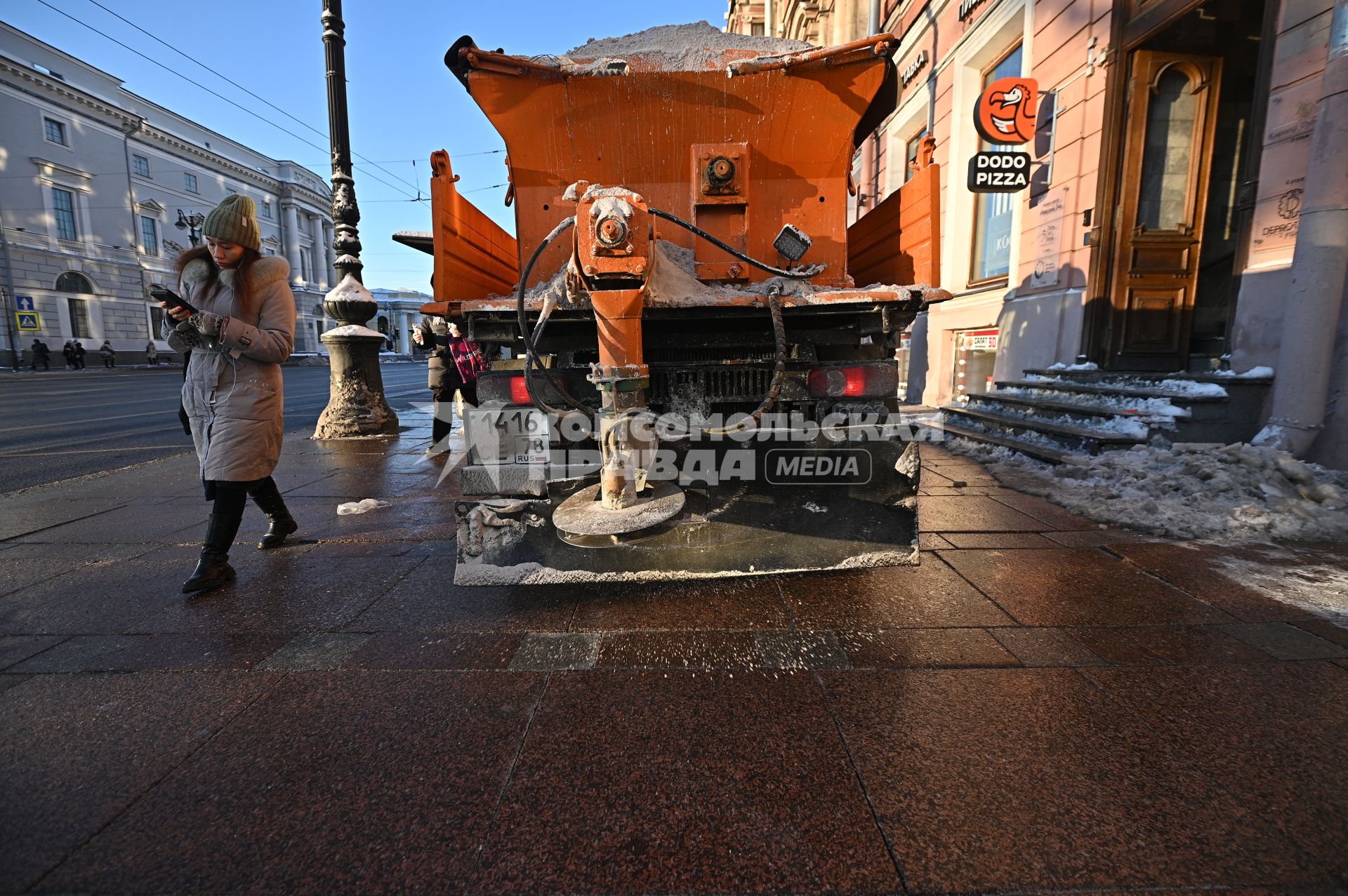 Уборка снега в Санкт-Петербурге