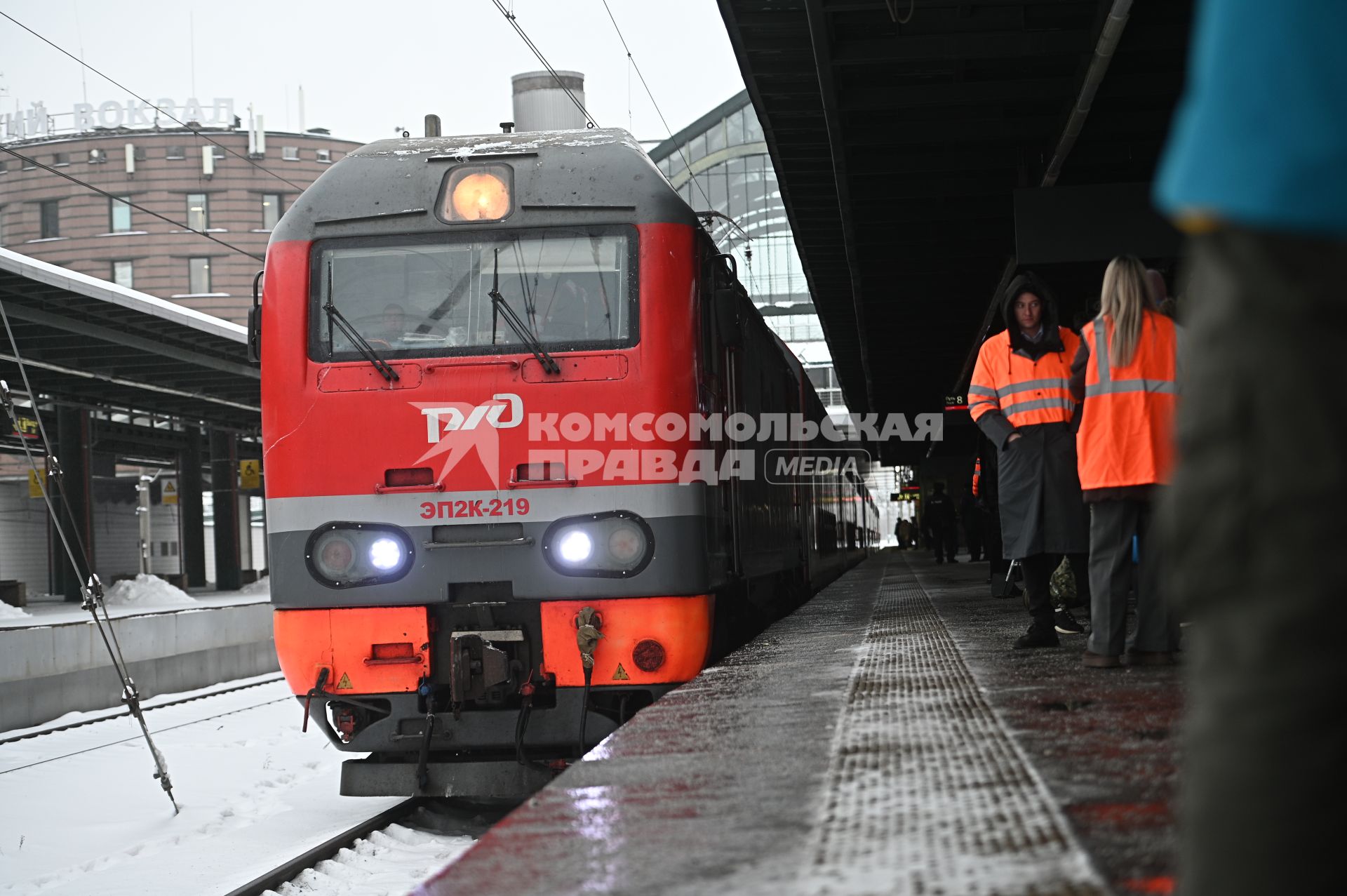 Встреча пассажиров пострадавшего поезда Мурманск - Санкт-Петербург\"