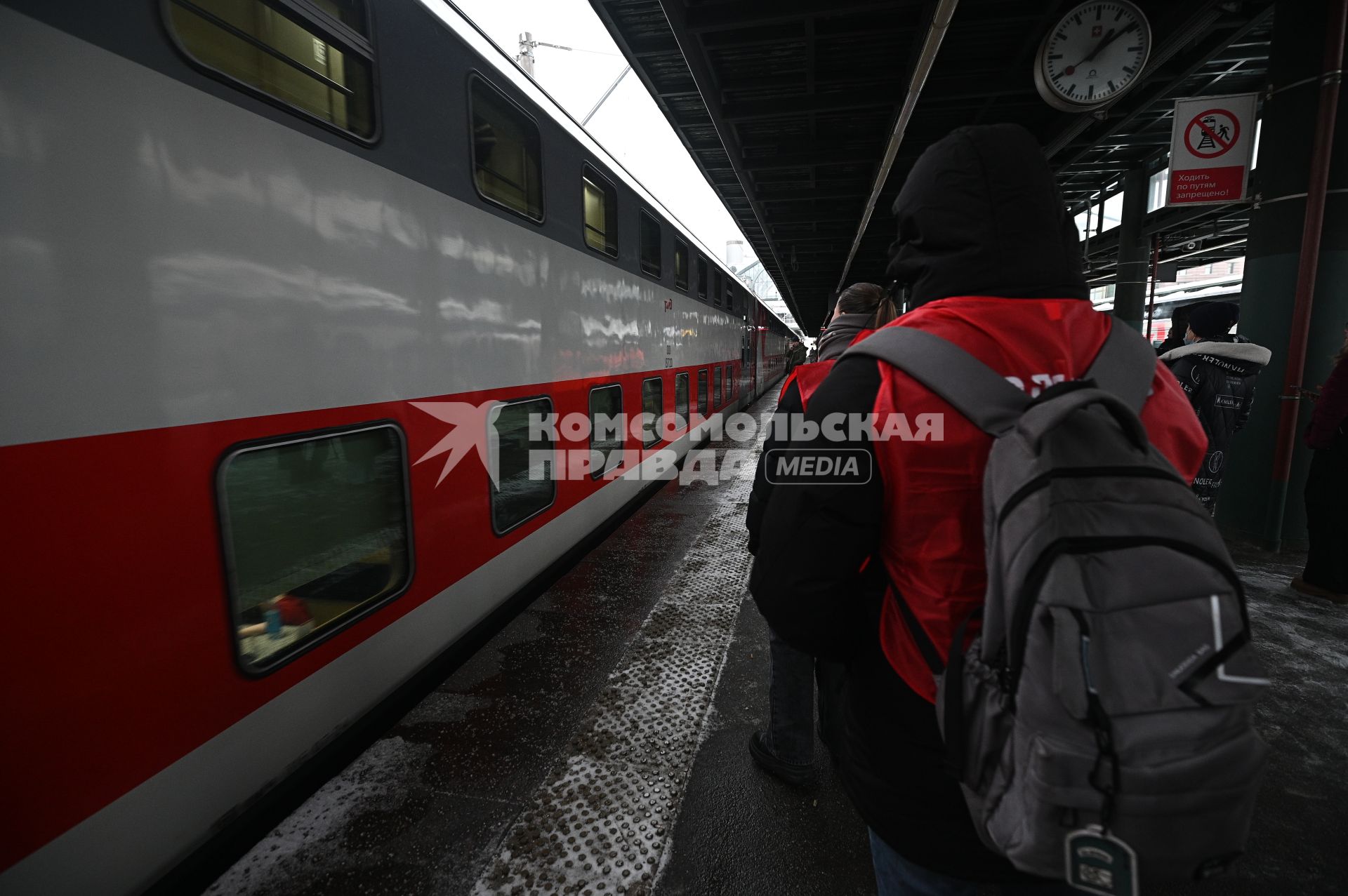 Встреча пассажиров пострадавшего поезда Мурманск - Санкт-Петербург\"