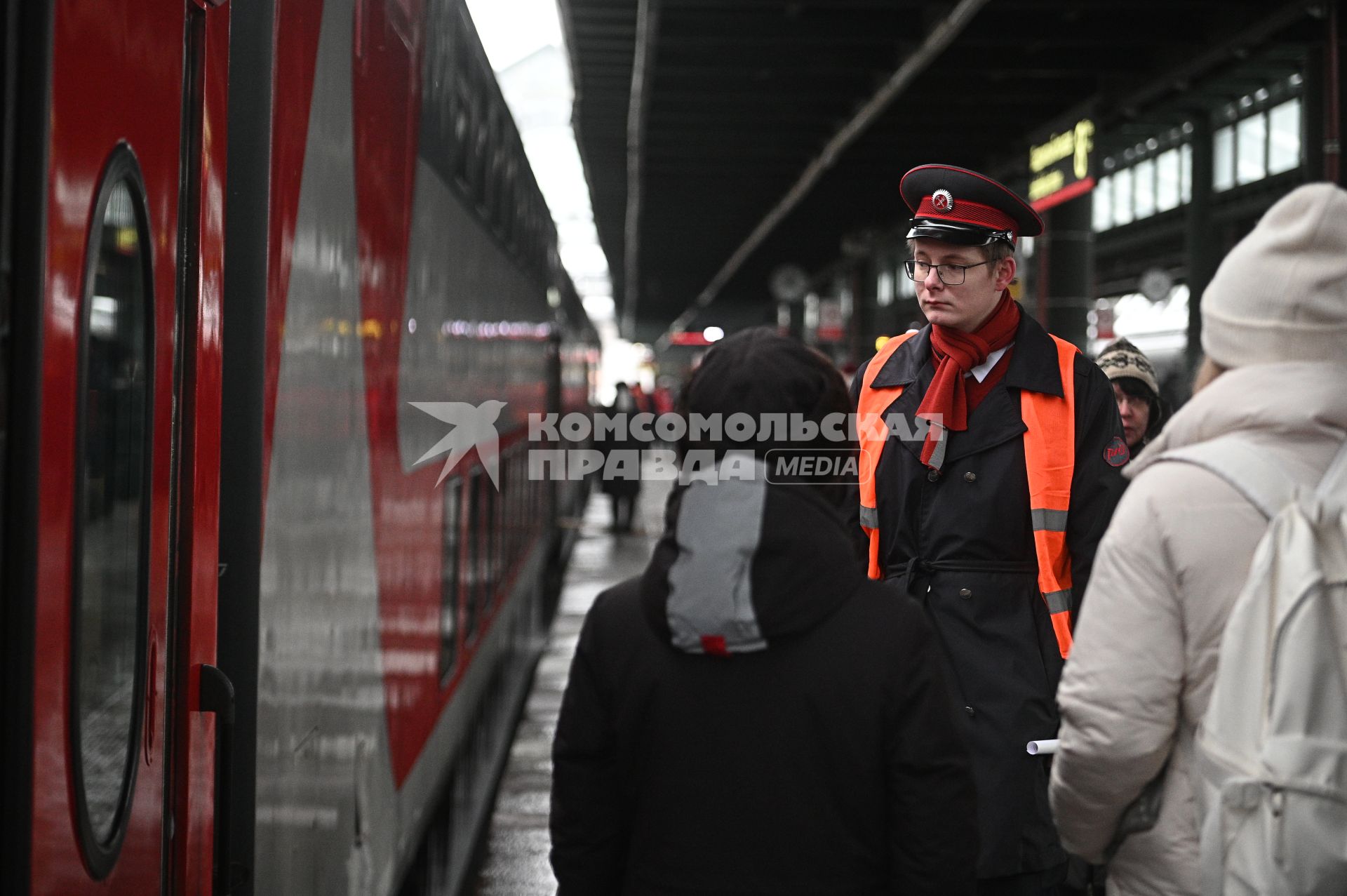 Встреча пассажиров пострадавшего поезда Мурманск - Санкт-Петербург\"