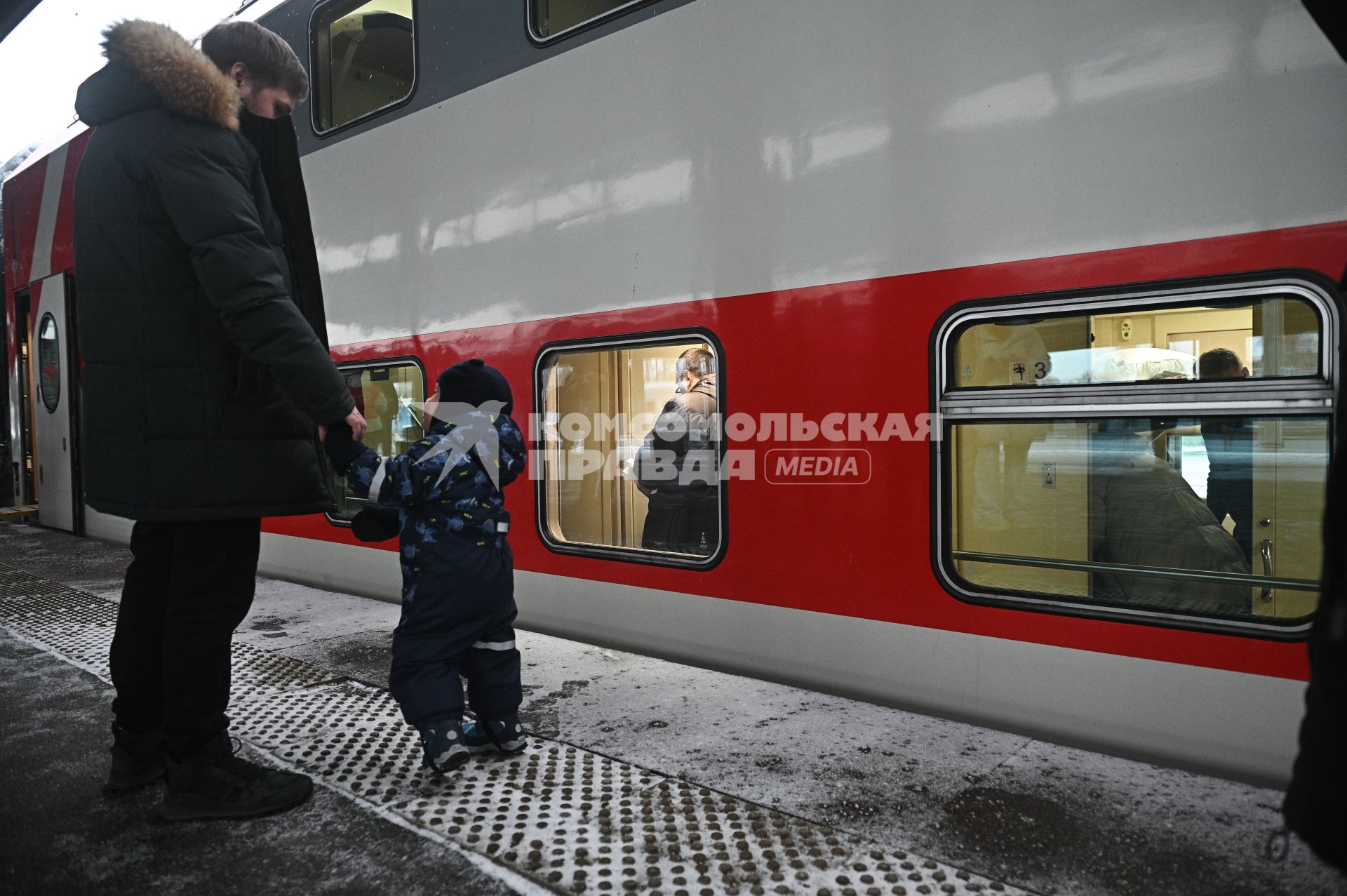 Встреча пассажиров пострадавшего поезда Мурманск - Санкт-Петербург\"