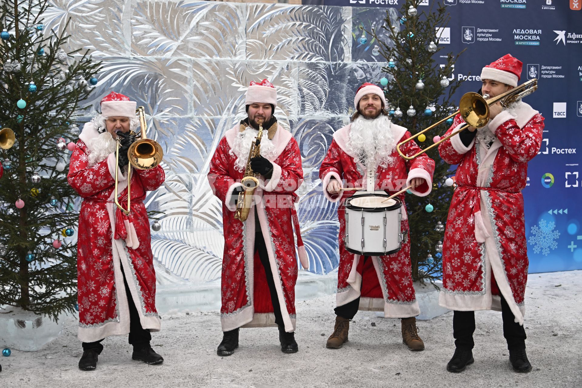 Новогодний фестиваль Ледовая Москва. В кругу семьи\"