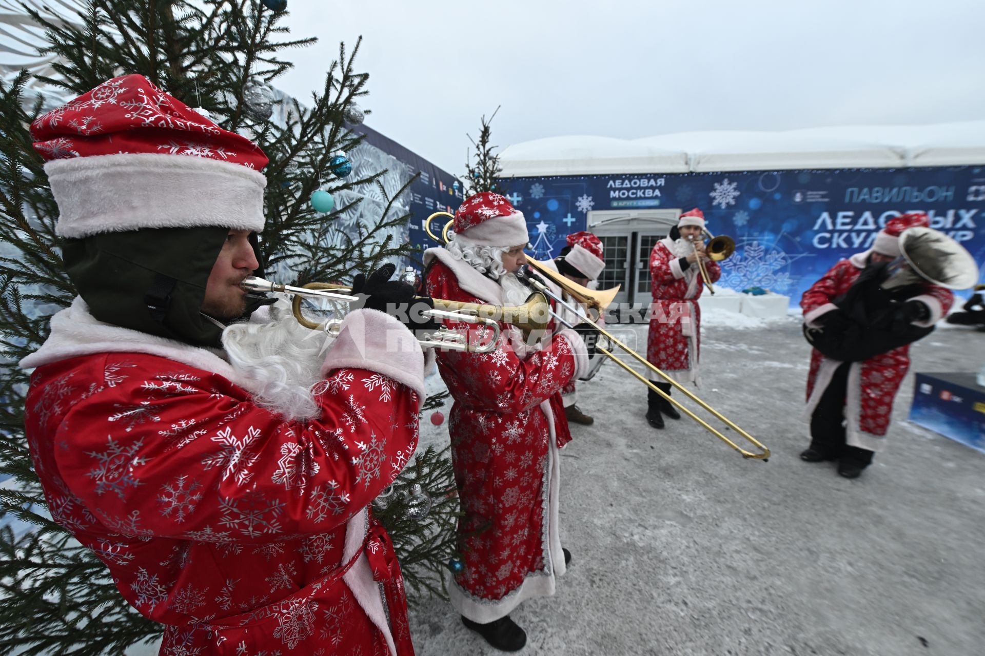 Новогодний фестиваль Ледовая Москва. В кругу семьи\"