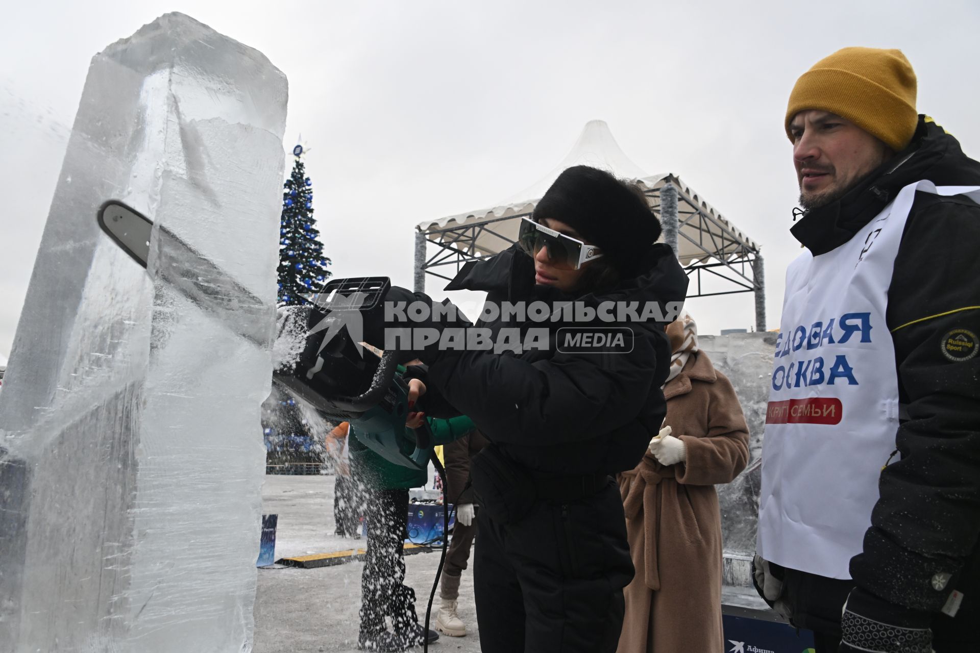 Новогодний фестиваль Ледовая Москва. В кругу семьи\"