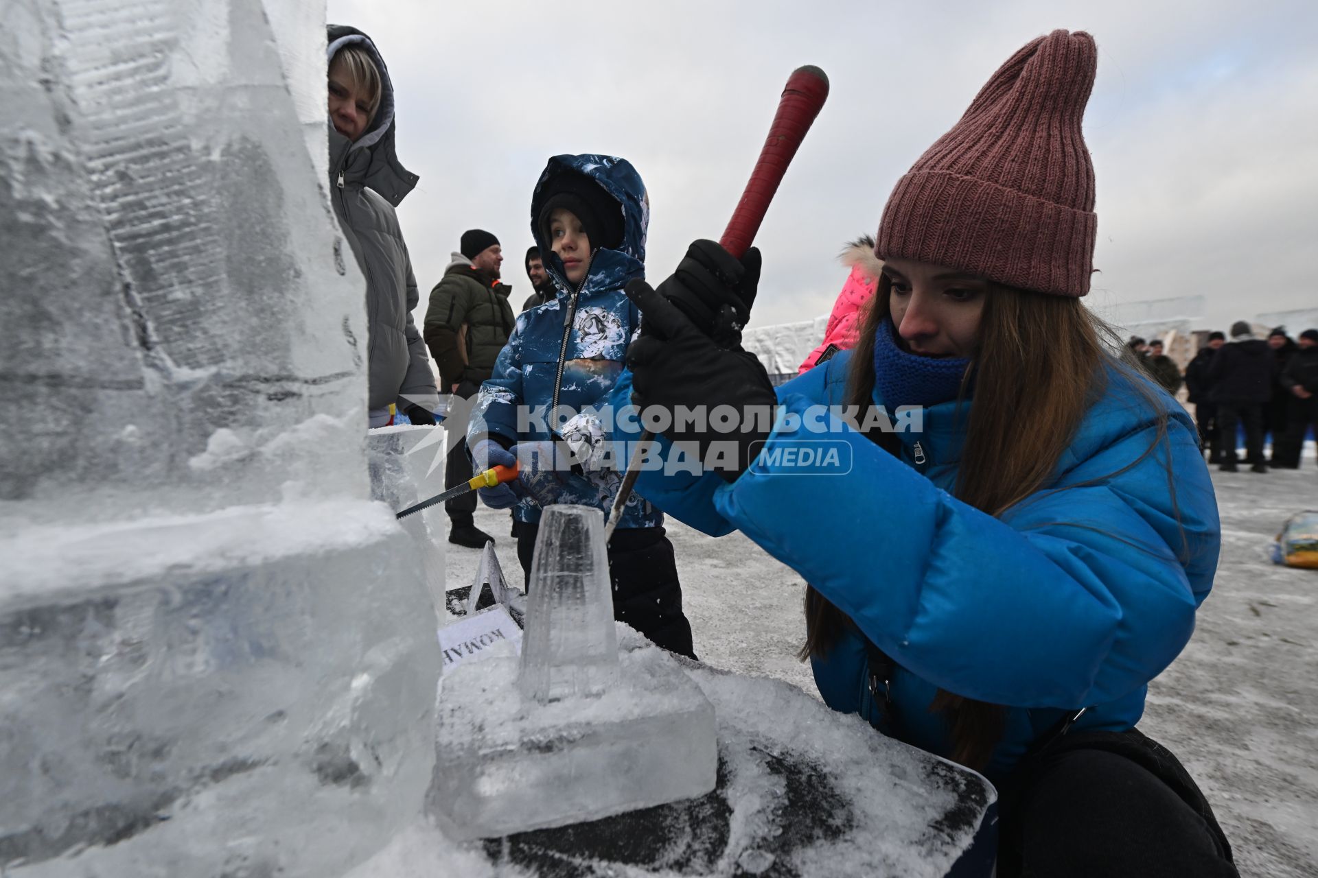 Новогодний фестиваль Ледовая Москва. В кругу семьи\"