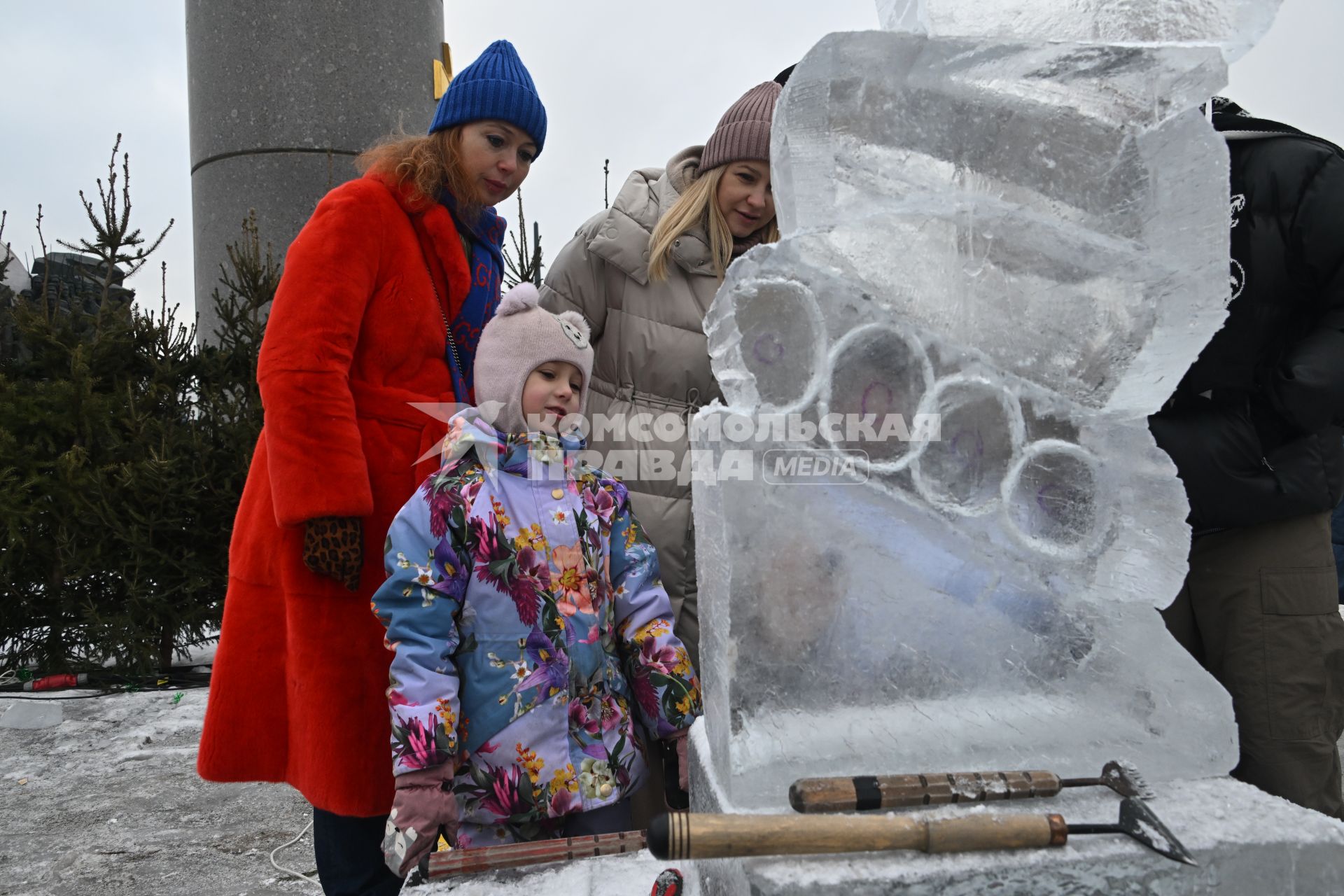 Новогодний фестиваль Ледовая Москва. В кругу семьи\"