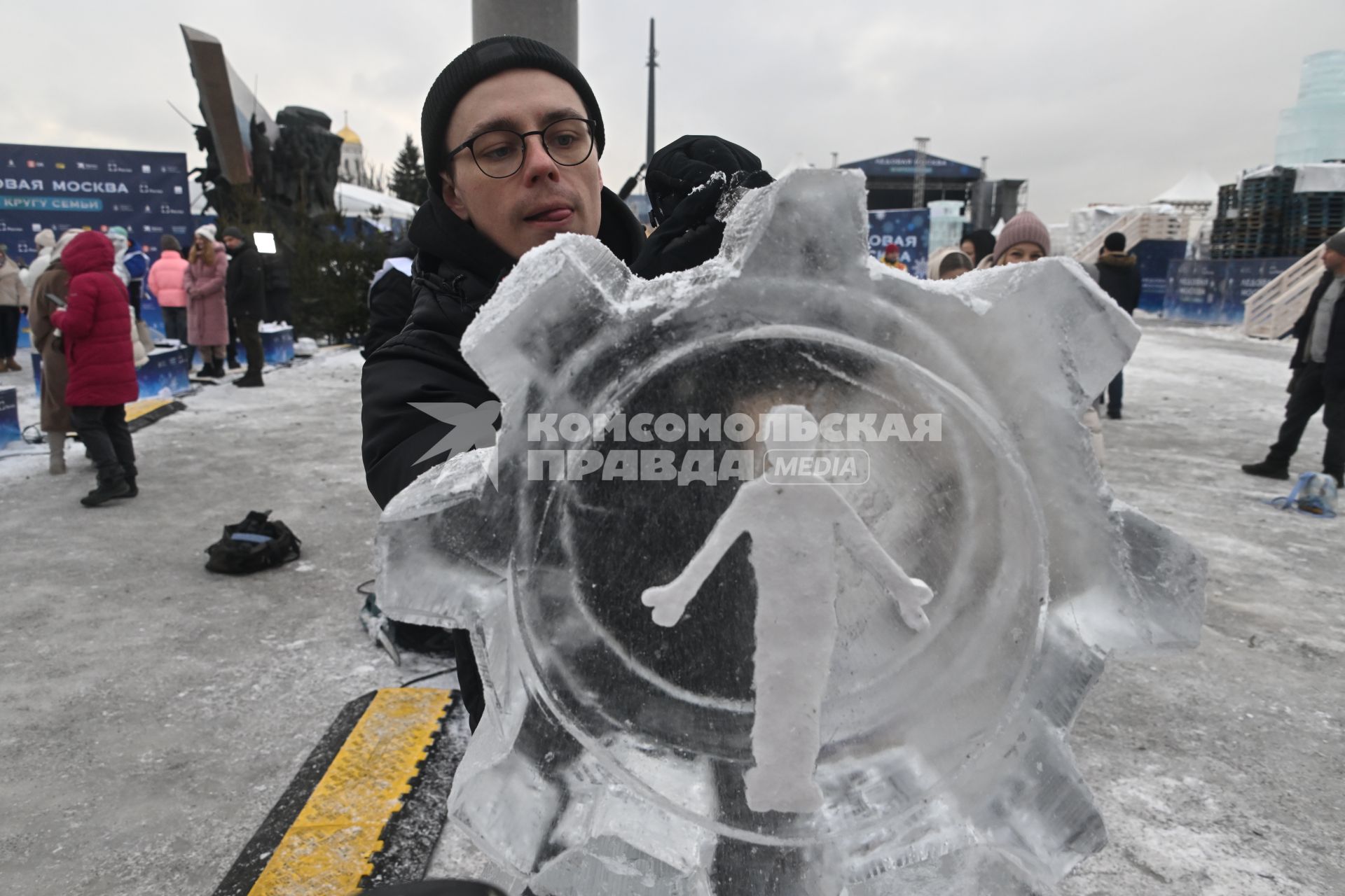 Новогодний фестиваль Ледовая Москва. В кругу семьи\"