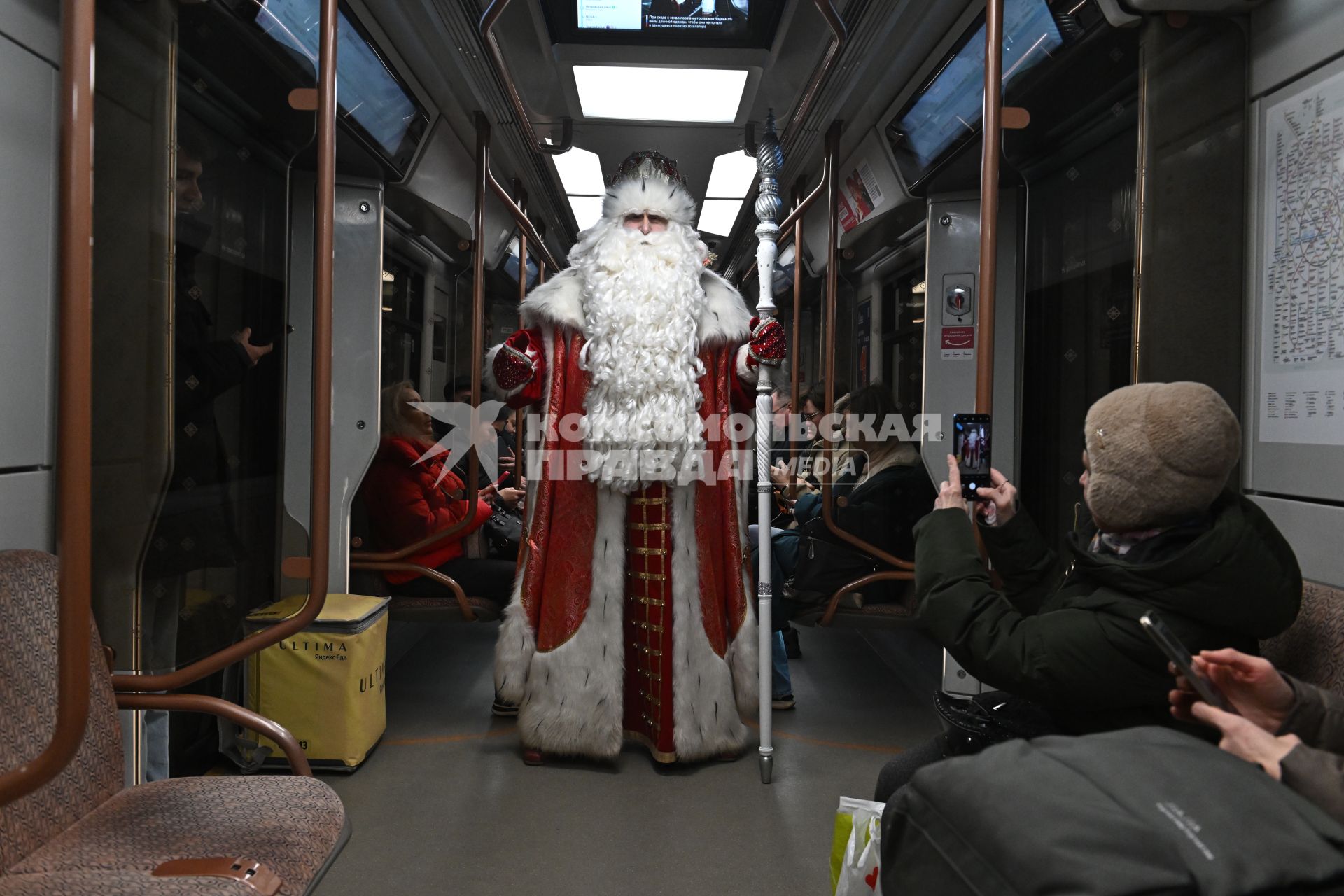 Дед Мороз в Московском метро