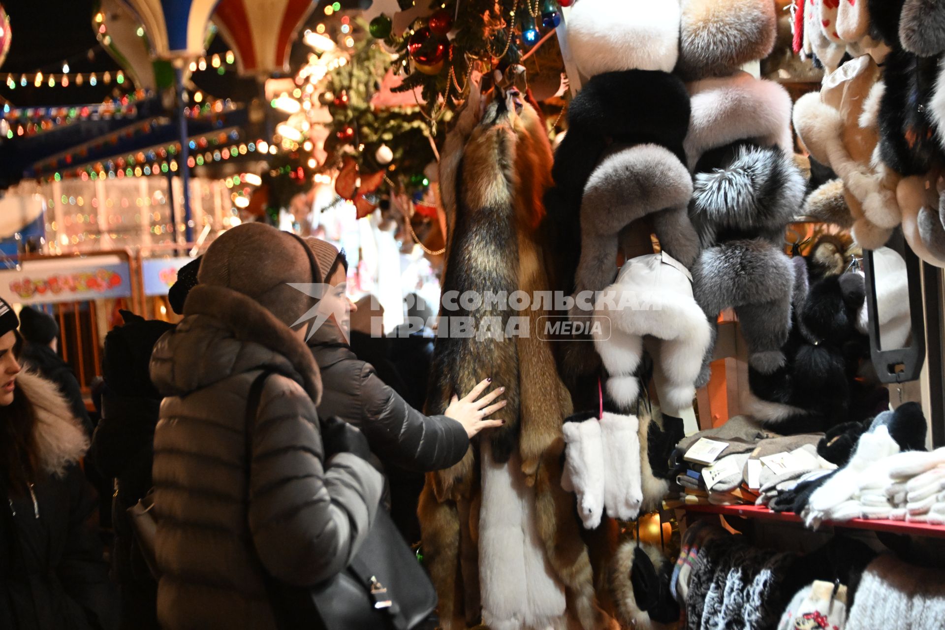 Новогодняя ГУМ-ярмарка  на Красной площади в Москве