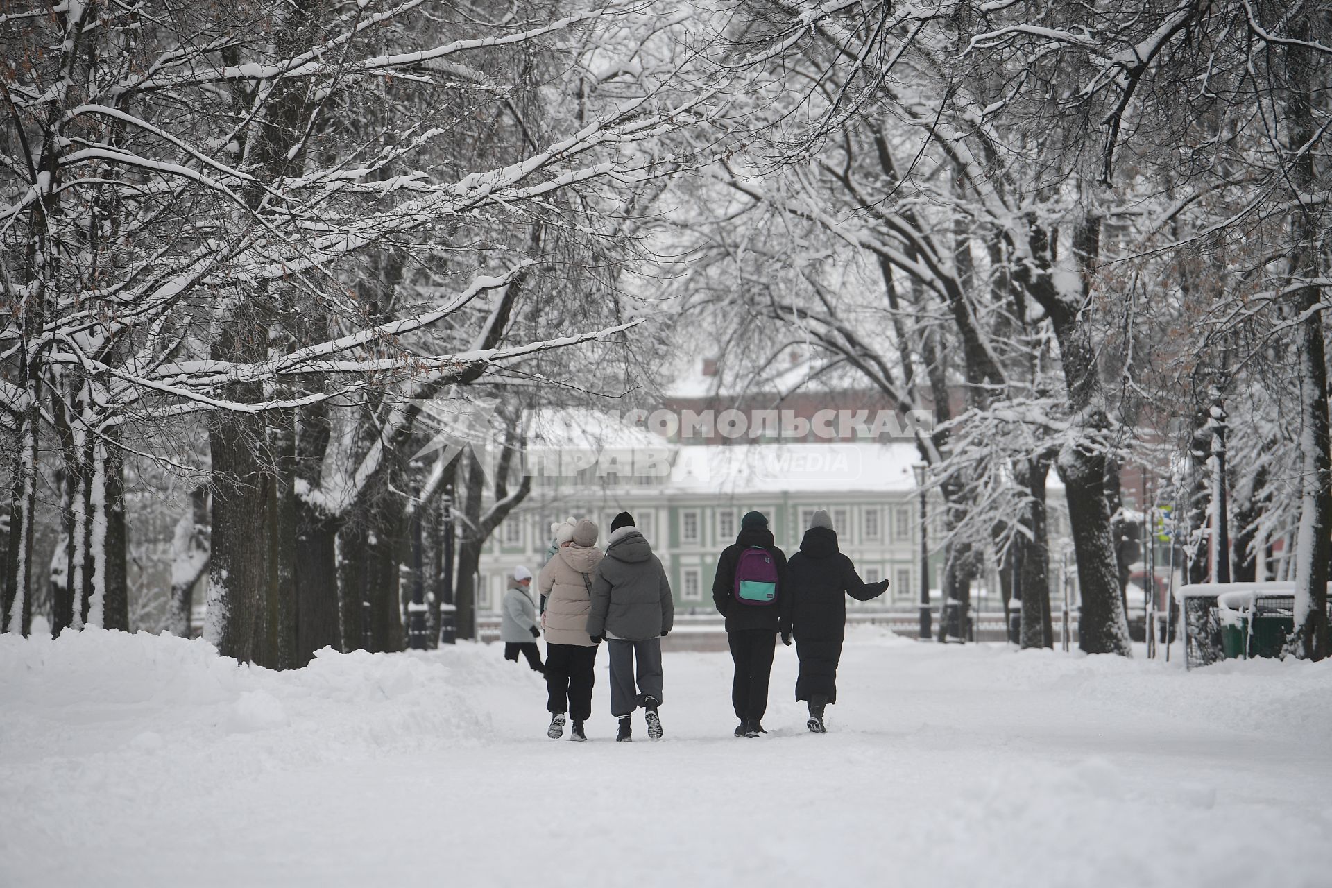 Уборка снега в Санкт-Петербурге