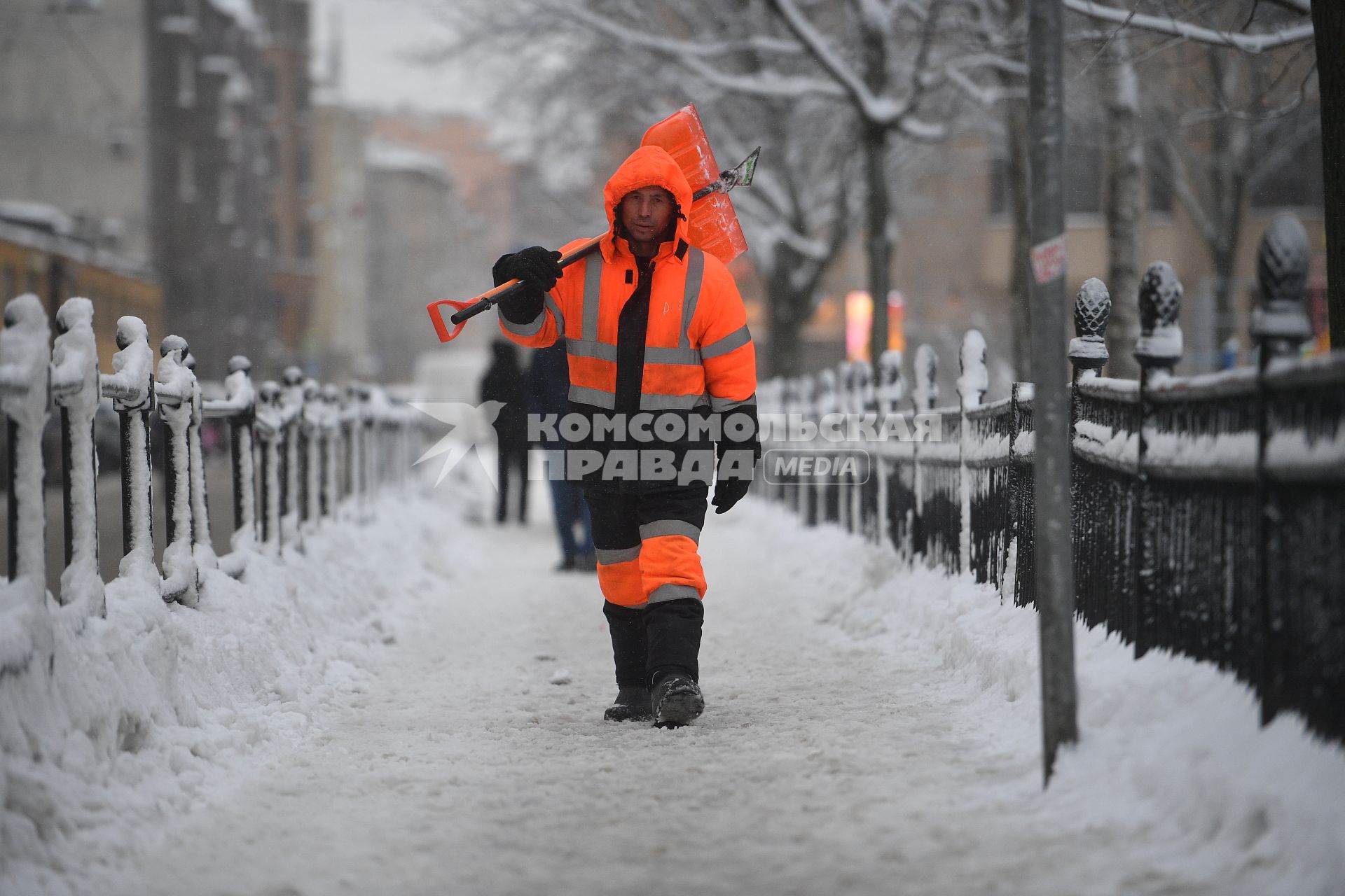 Уборка снега в Санкт-Петербурге