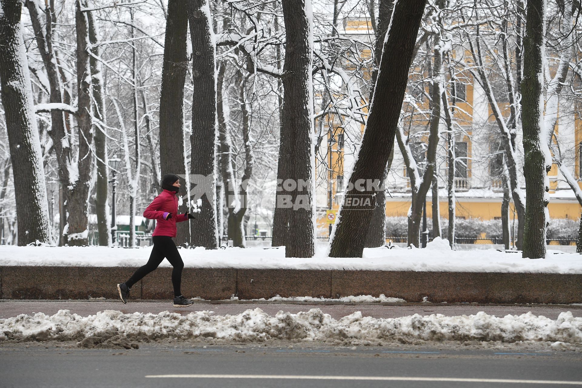 Уборка снега в Санкт-Петербурге