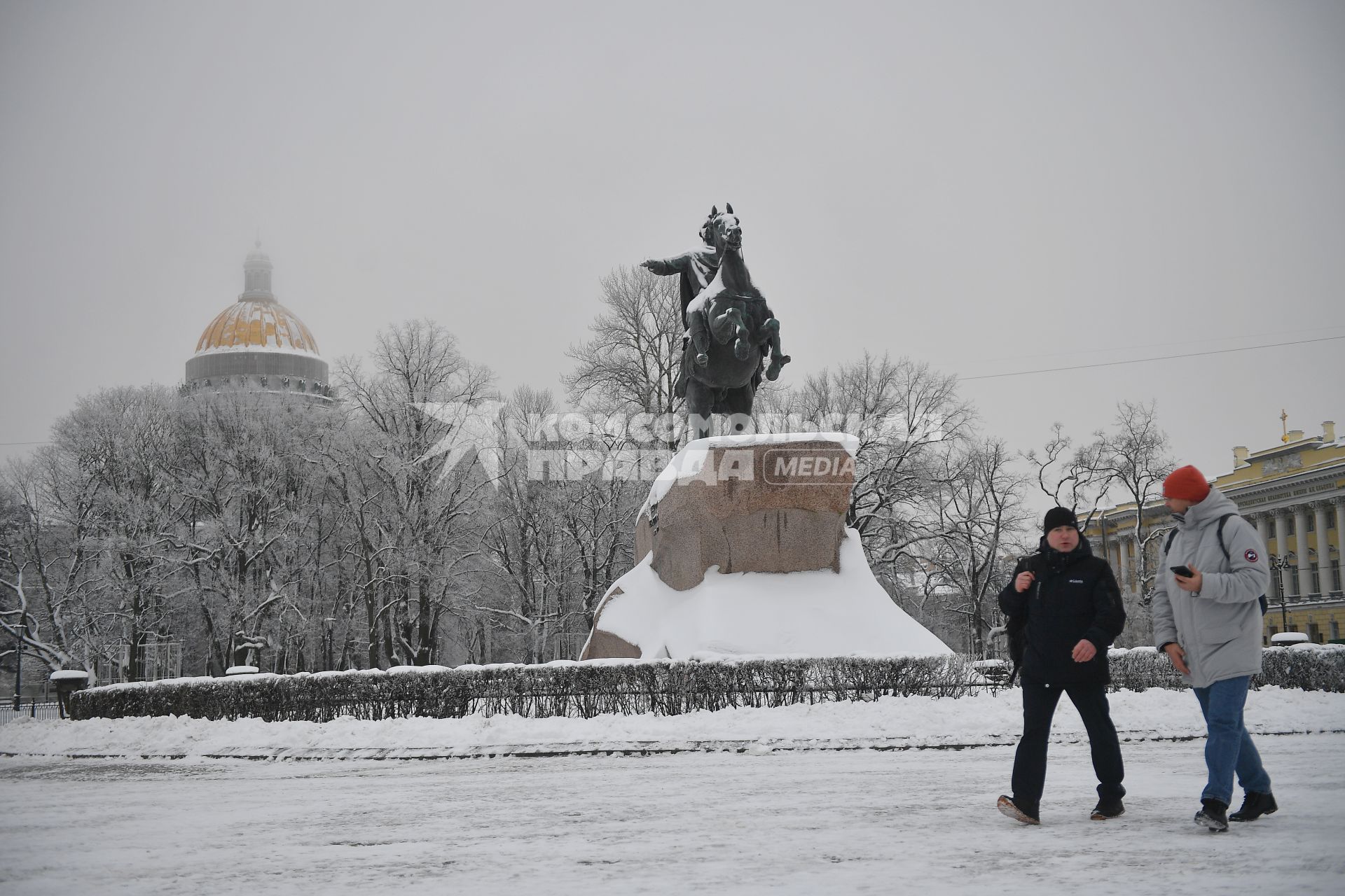 Уборка снега в Санкт-Петербурге