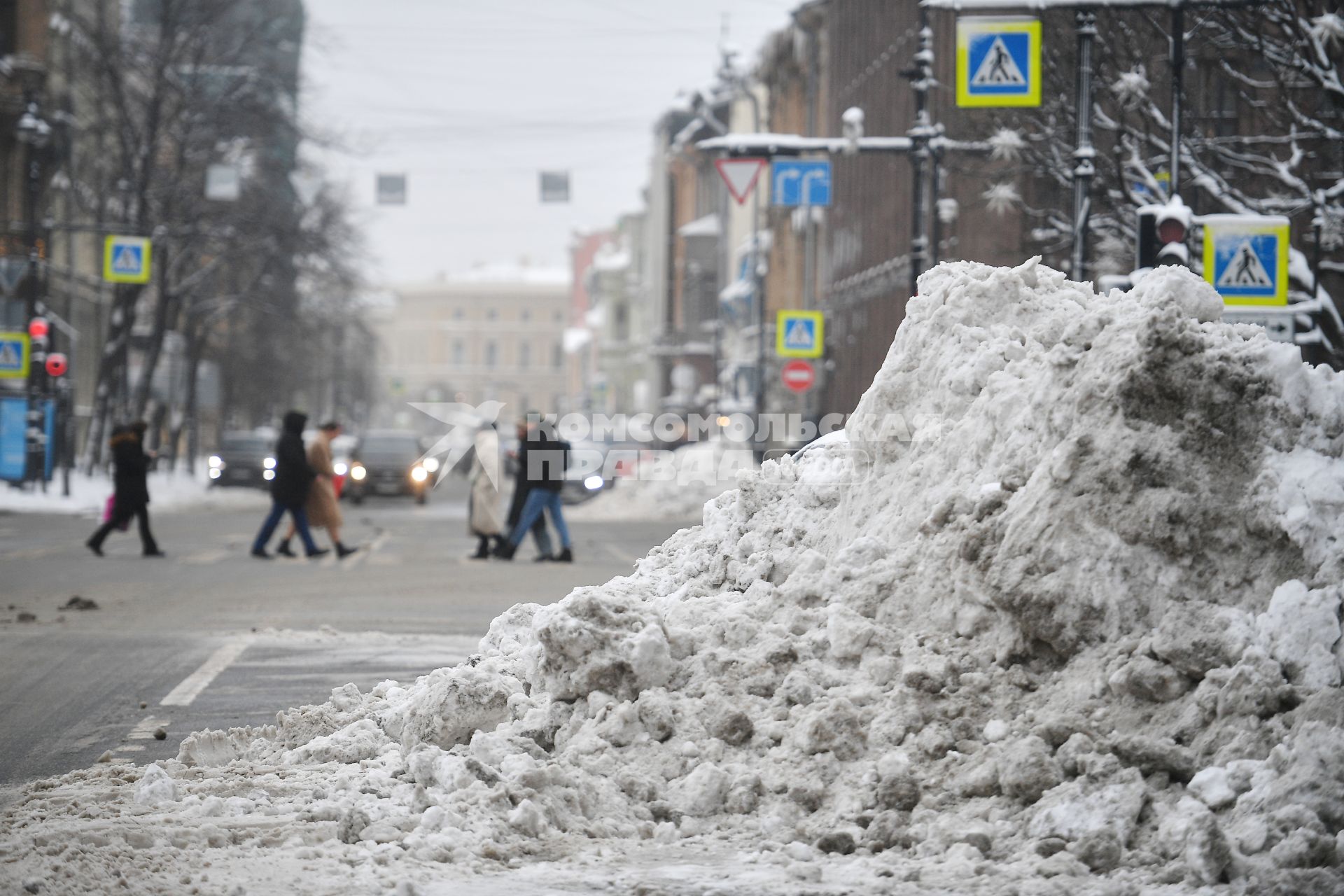 Уборка снега в Санкт-Петербурге