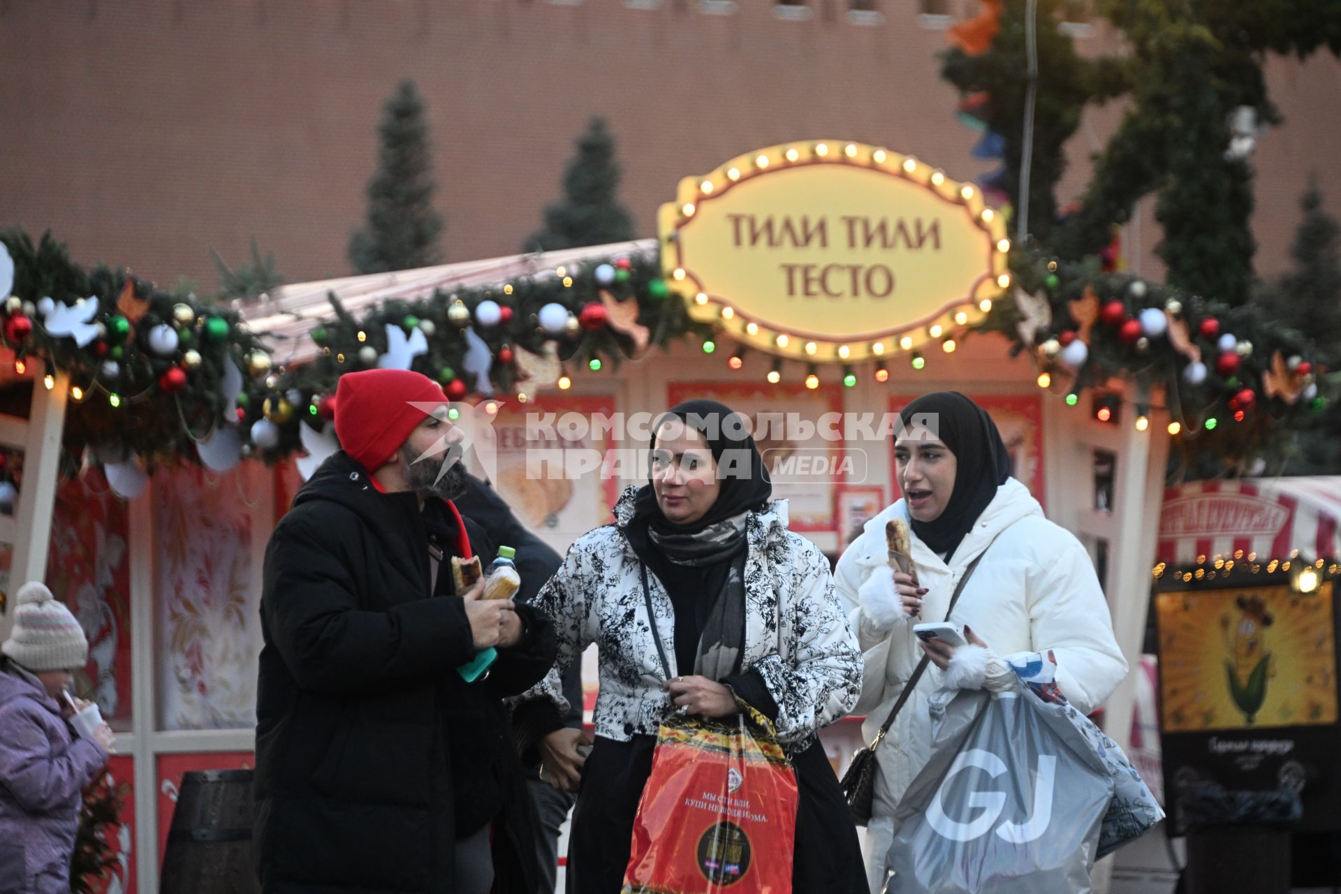 Туристы в Москве