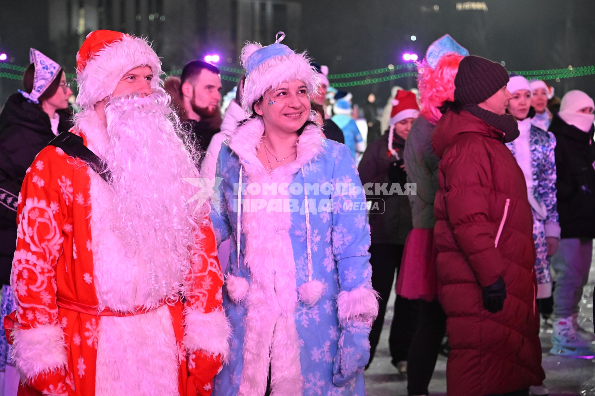 Флешмоб Снегурочки на катке\"