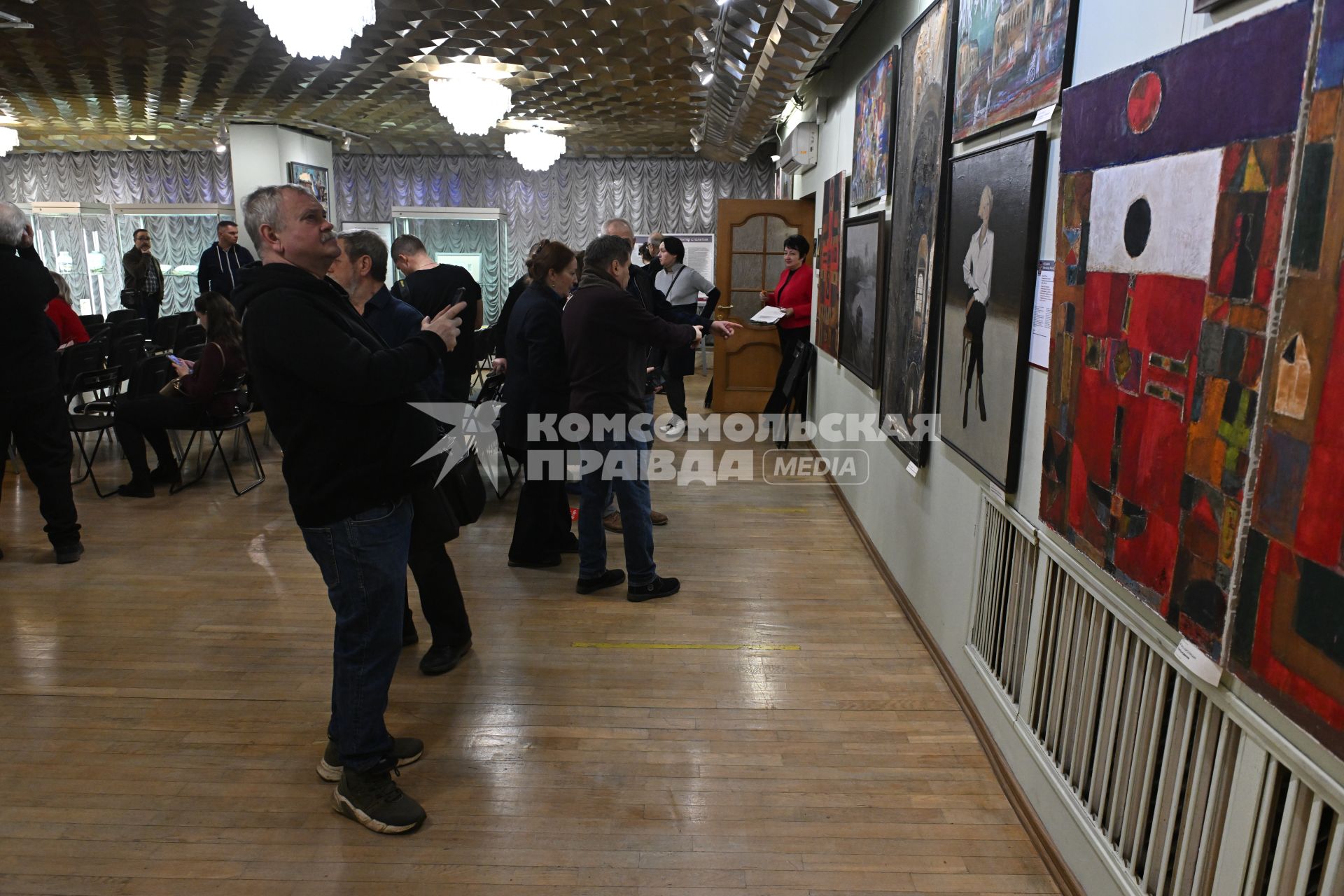 Открытие выставки В центре столетия\" в галерее \"Тушино\"