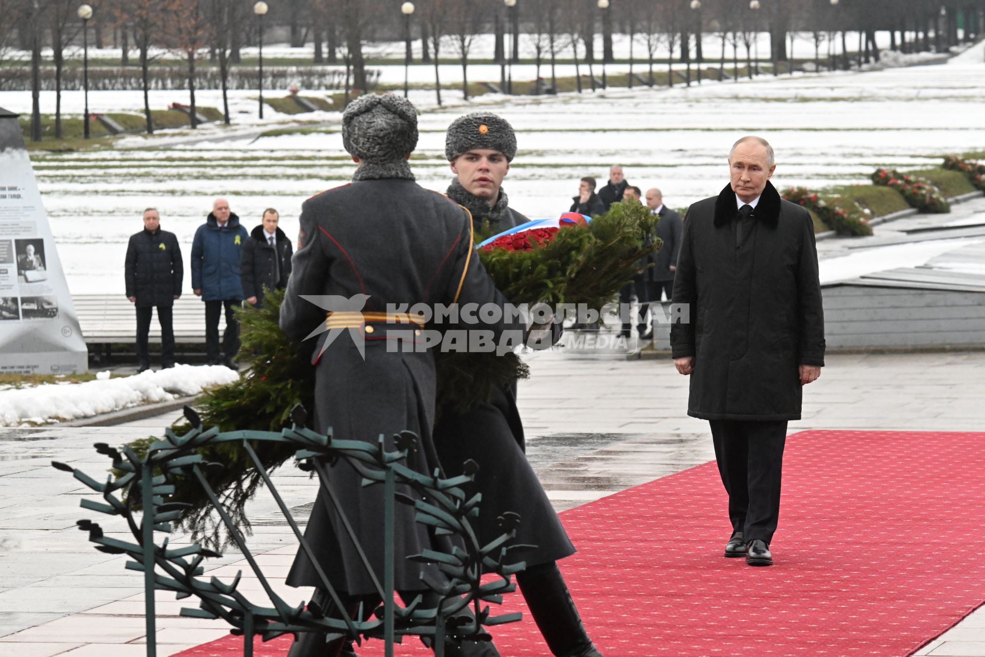 Президент РФ Владимир Путин принял участие в мероприятиях в честь 81-й годовщины освобождения Ленинграда от фашистской блокады