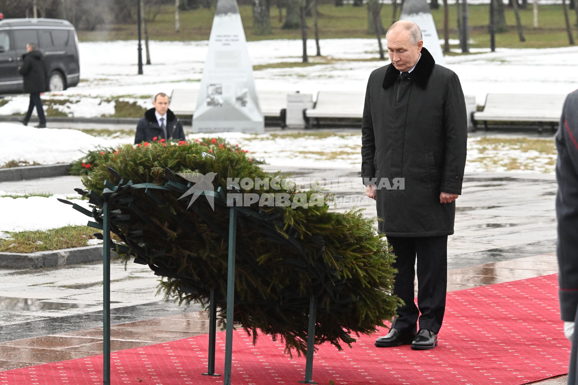 Президент РФ Владимир Путин принял участие в мероприятиях в честь 81-й годовщины освобождения Ленинграда от фашистской блокады