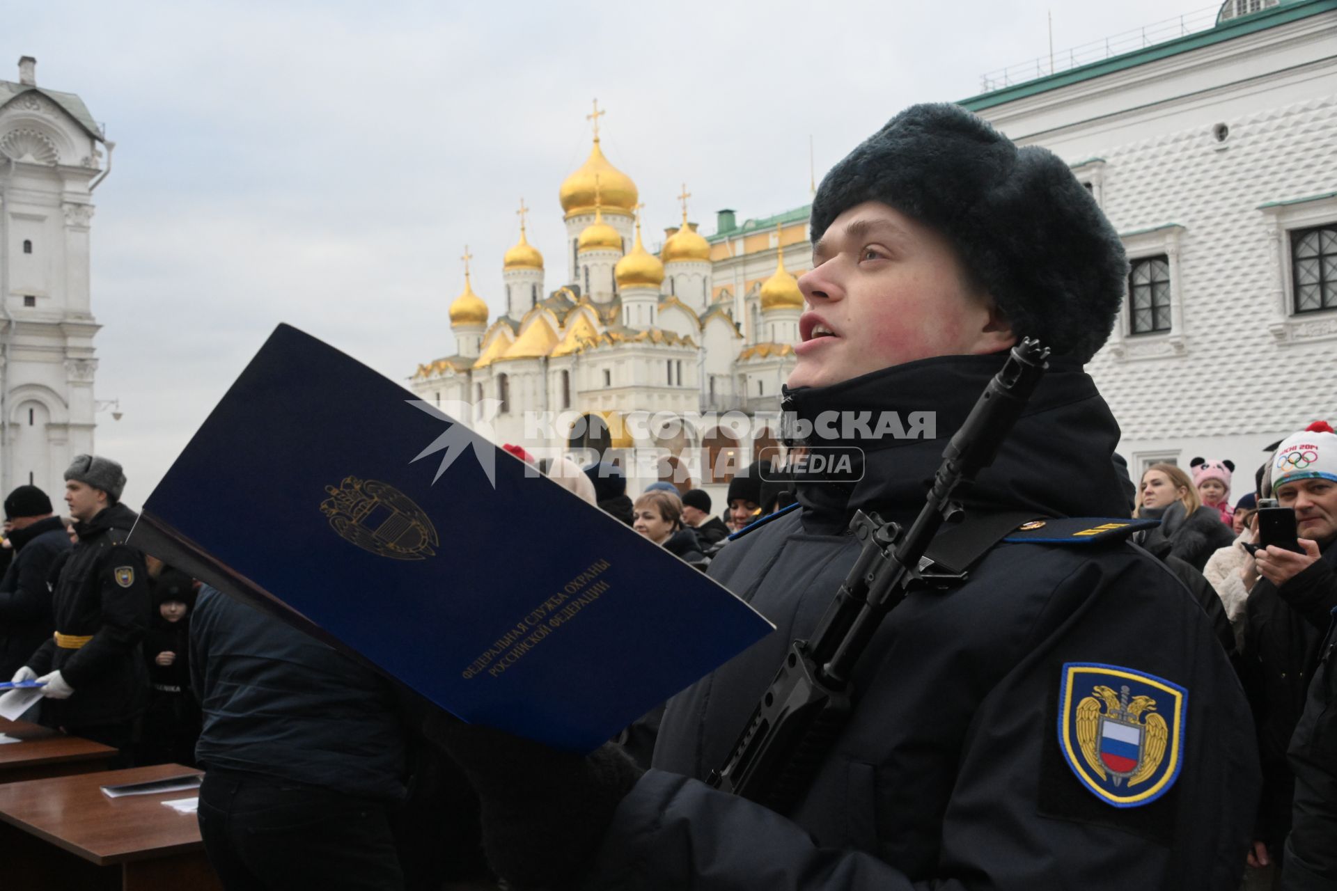 Церемония приведения к присяге военнослужащих Президентского полка на Соборной площади Кремля