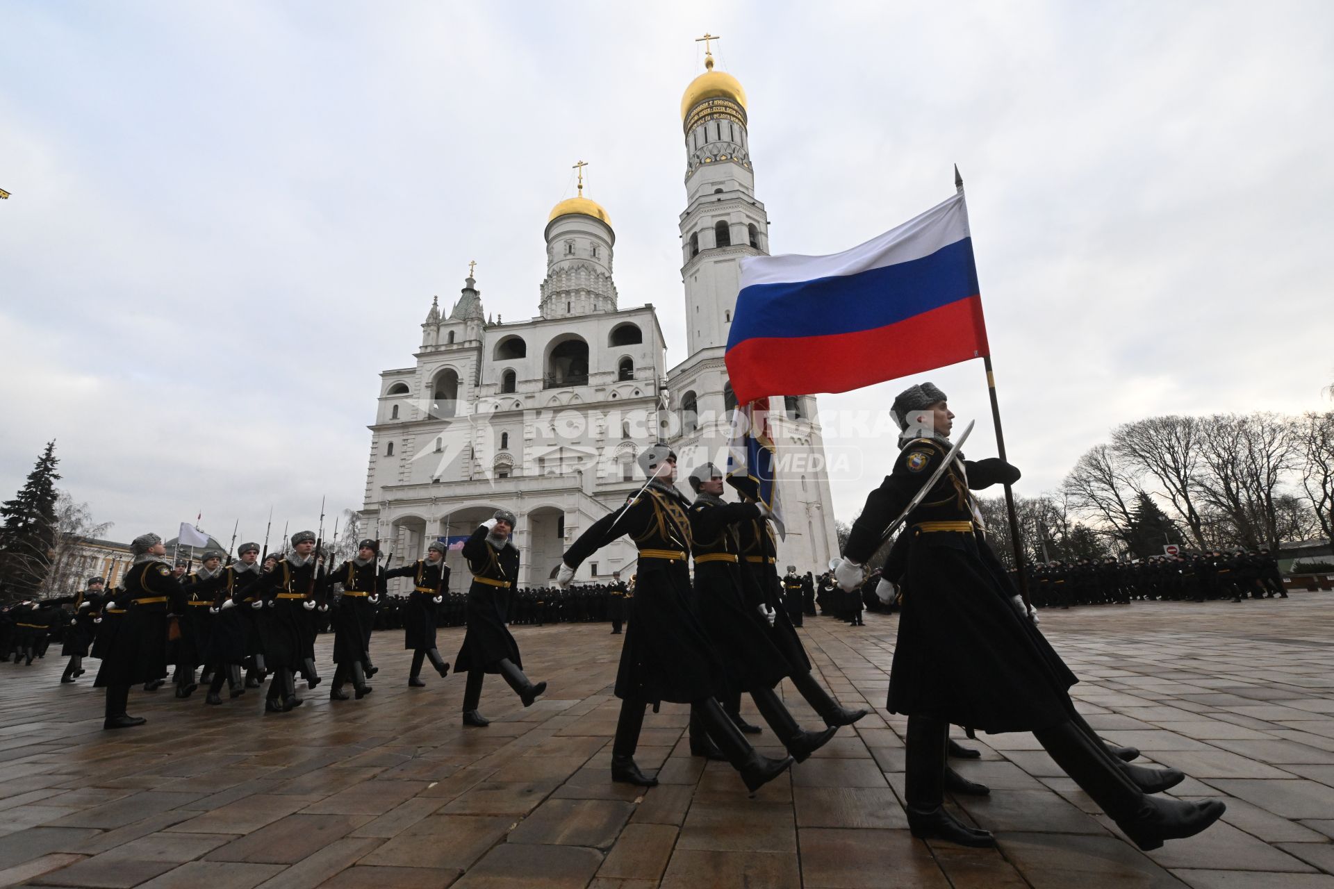 Церемония приведения к присяге военнослужащих Президентского полка на Соборной площади Кремля