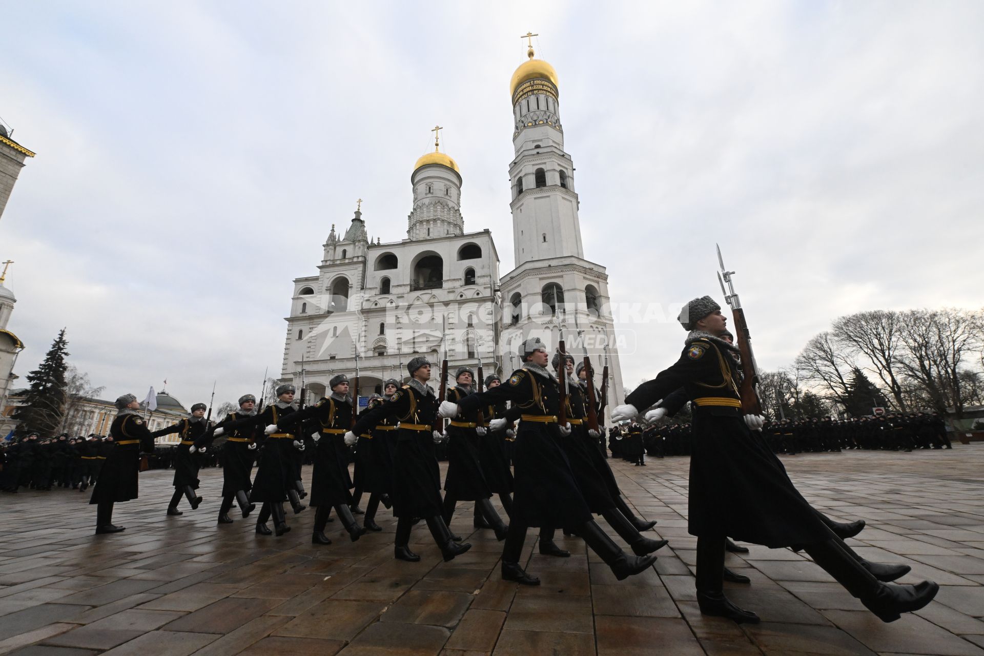 Церемония приведения к присяге военнослужащих Президентского полка на Соборной площади Кремля