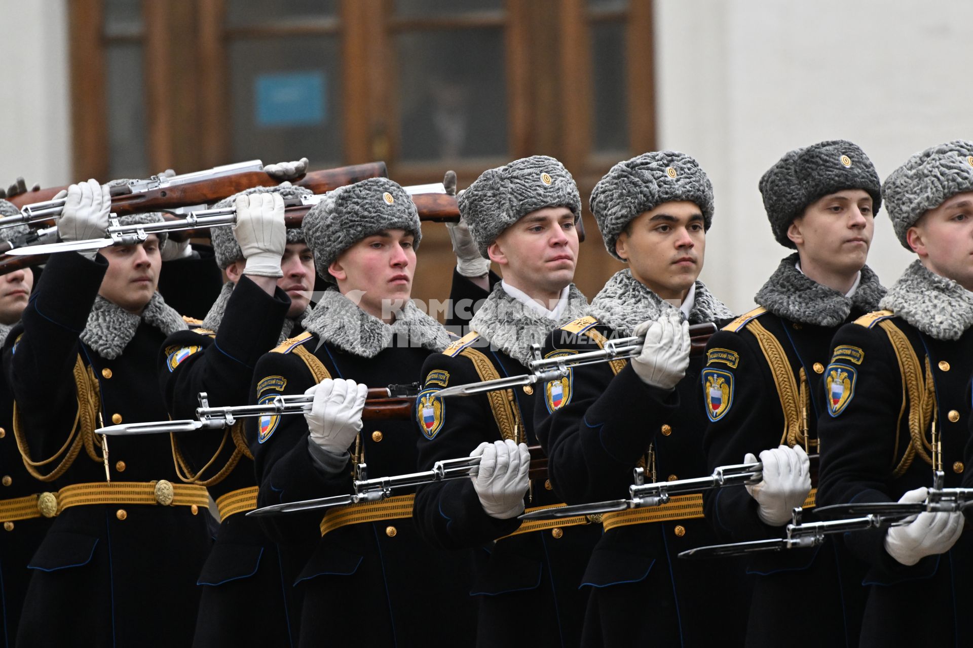 Церемония приведения к присяге военнослужащих Президентского полка на Соборной площади Кремля