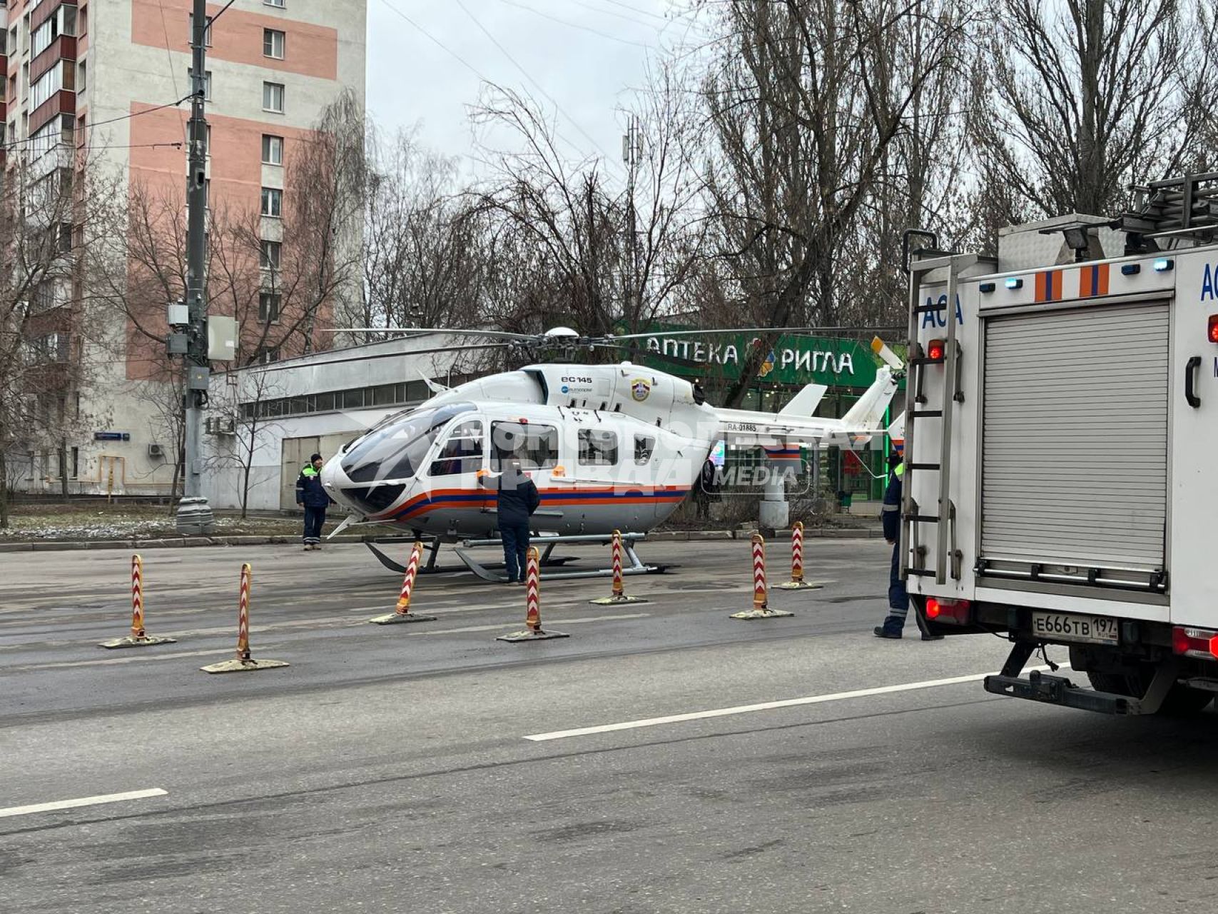 Обстановка на месте взрыва в ЖК Алые паруса\" на северо-западе Москвы