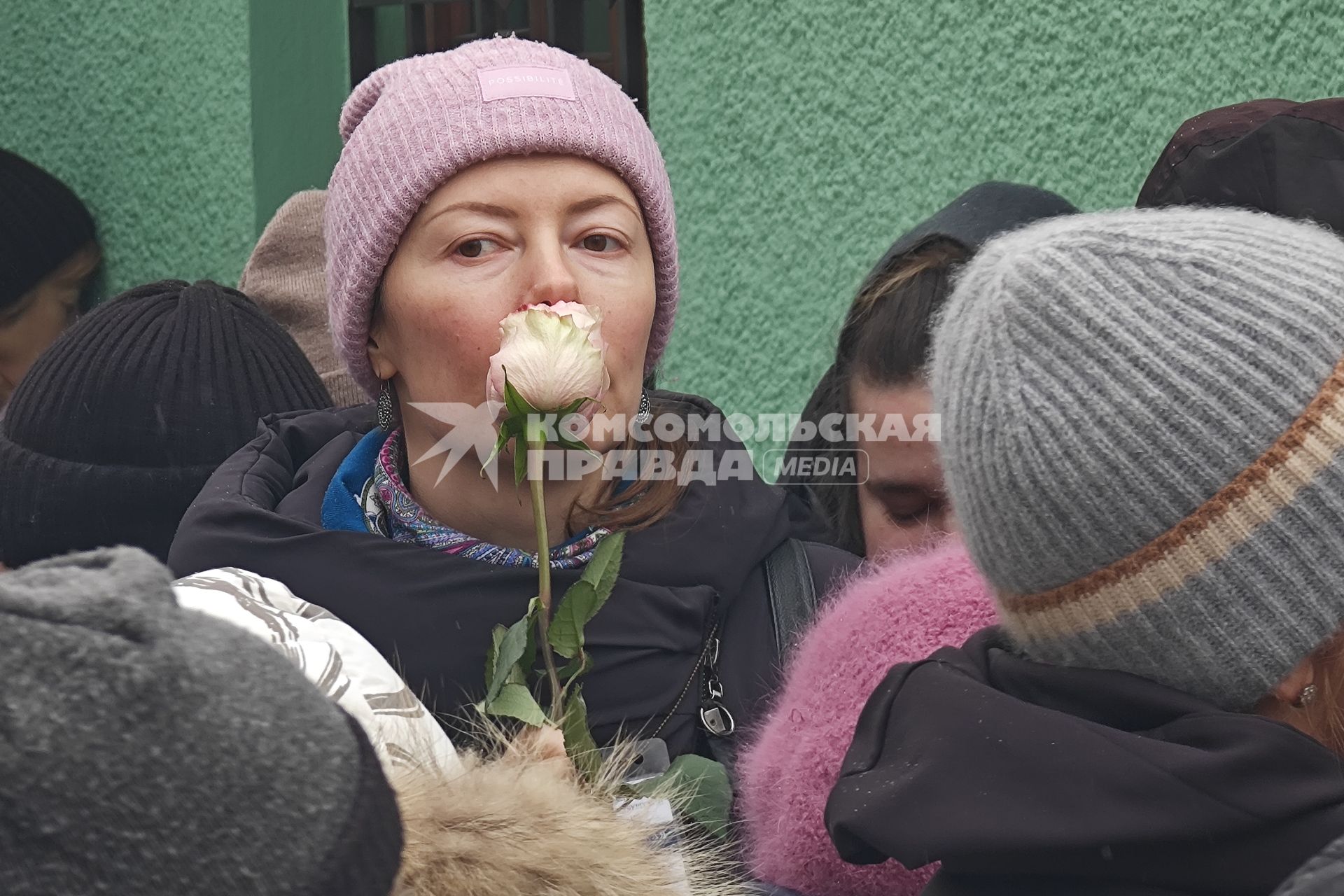 Верующие молятся день памяти Святой Блаженной Ксении Петербургской в Санкт-Петербурге