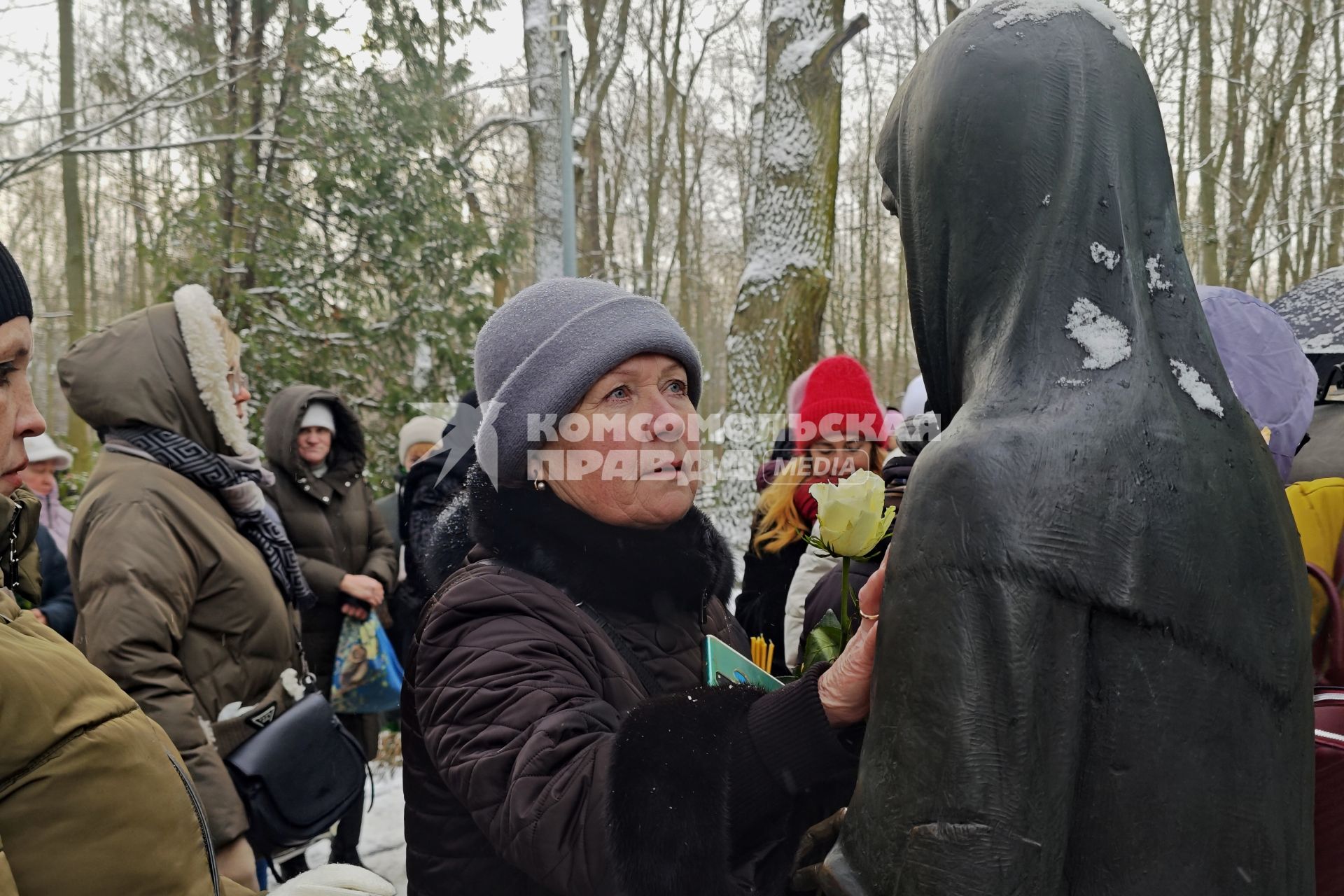 Верующие молятся день памяти Святой Блаженной Ксении Петербургской в Санкт-Петербурге