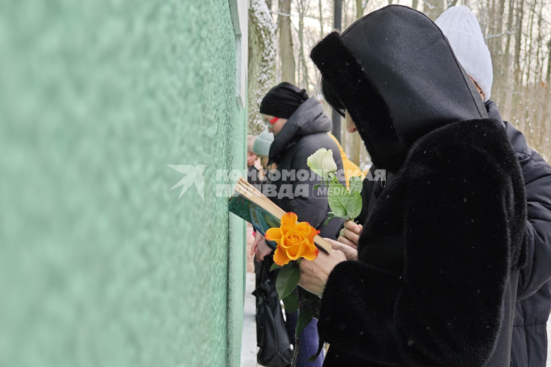 Верующие молятся день памяти Святой Блаженной Ксении Петербургской в Санкт-Петербурге