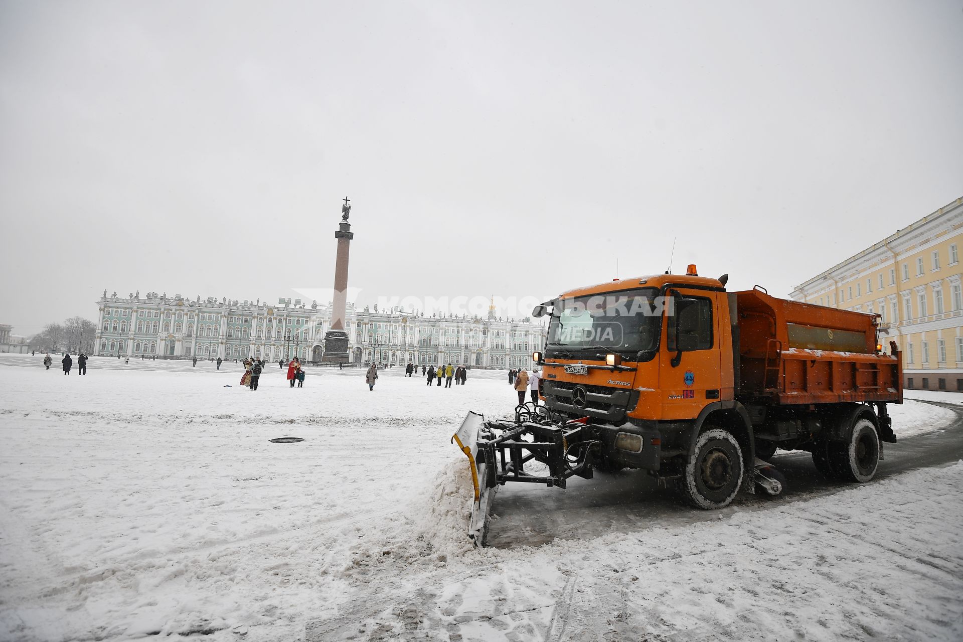 Зима вернулась в Петербург