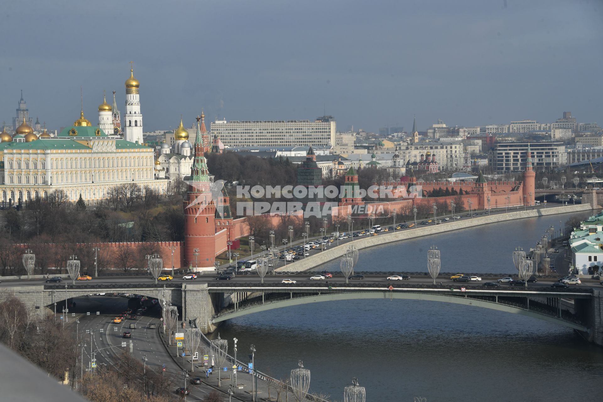 Виды Москвы со смотровой площадки Храма Христа Спасителя