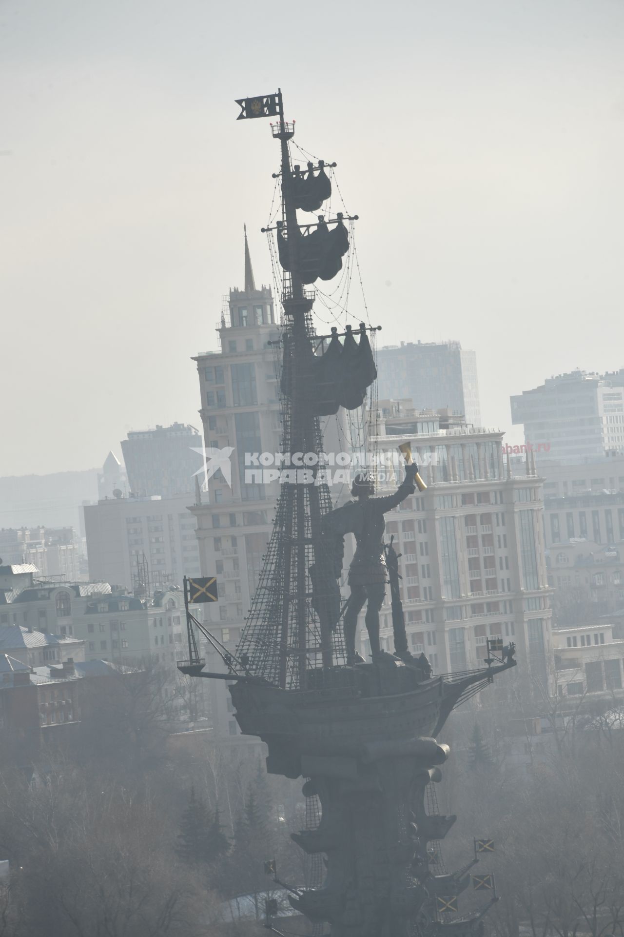 Виды Москвы со смотровой площадки Храма Христа Спасителя