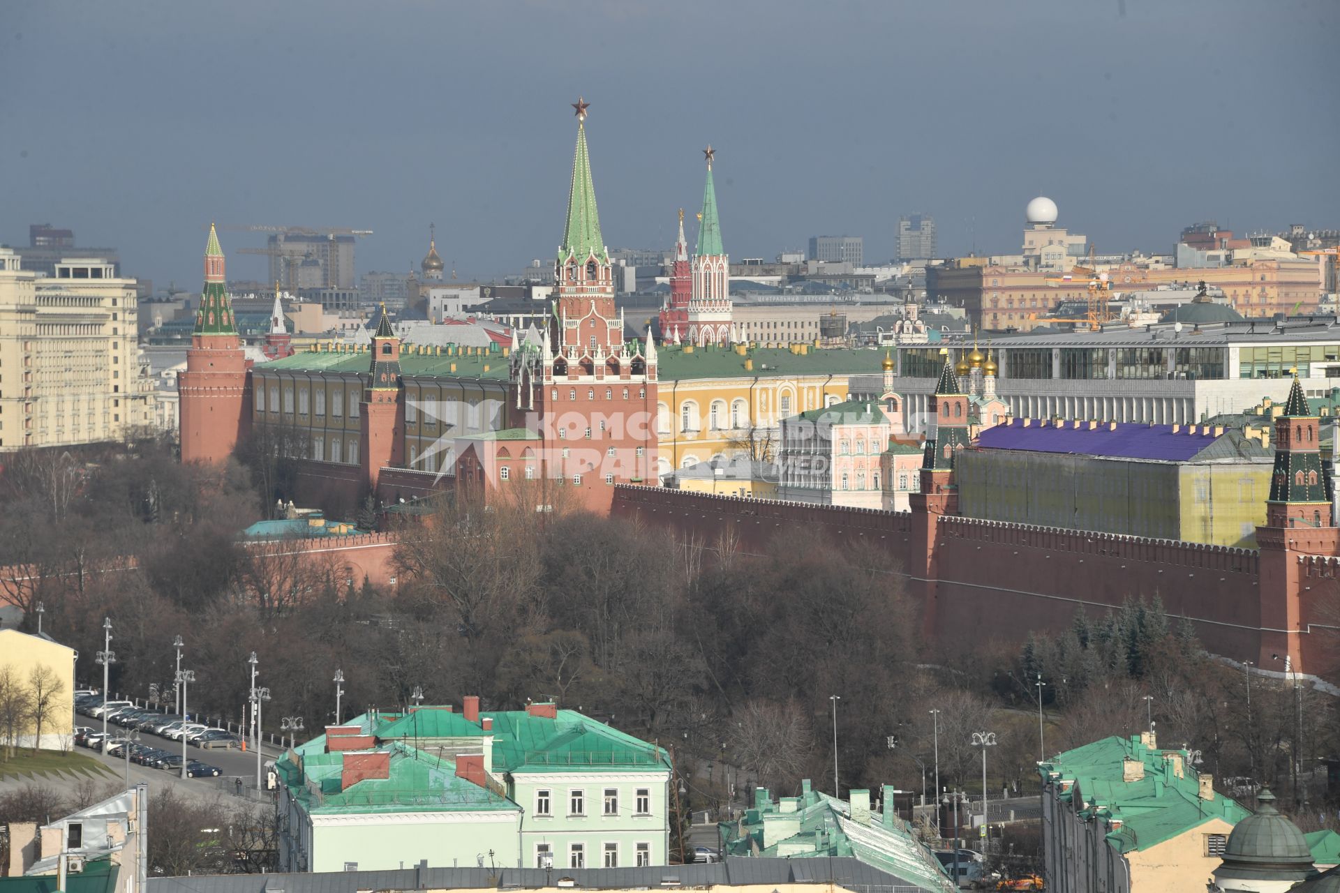 Виды Москвы со смотровой площадки Храма Христа Спасителя