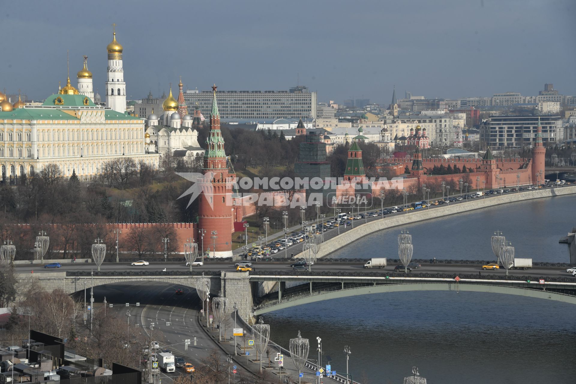 Виды Москвы со смотровой площадки Храма Христа Спасителя