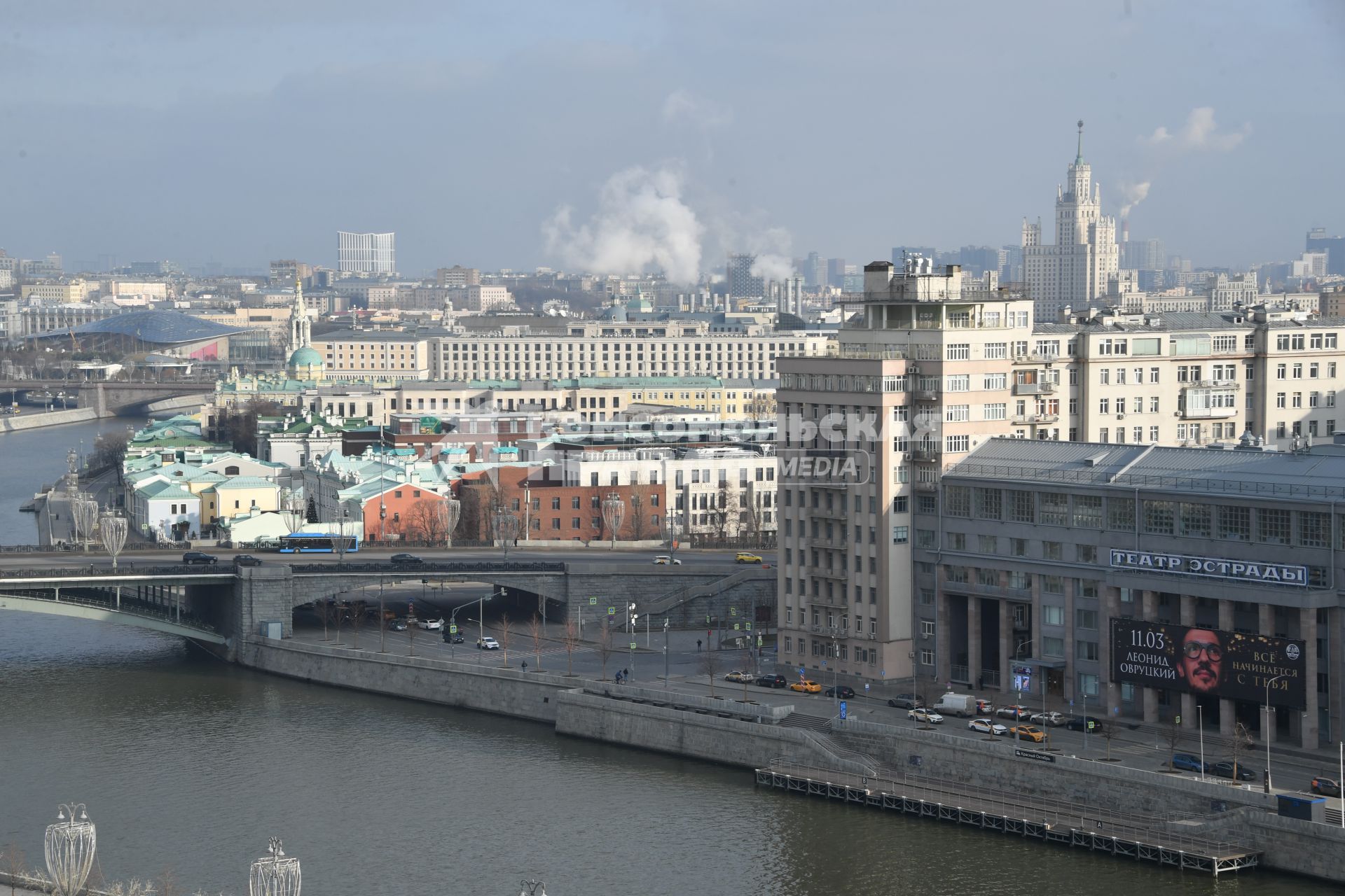 Виды Москвы со смотровой площадки Храма Христа Спасителя