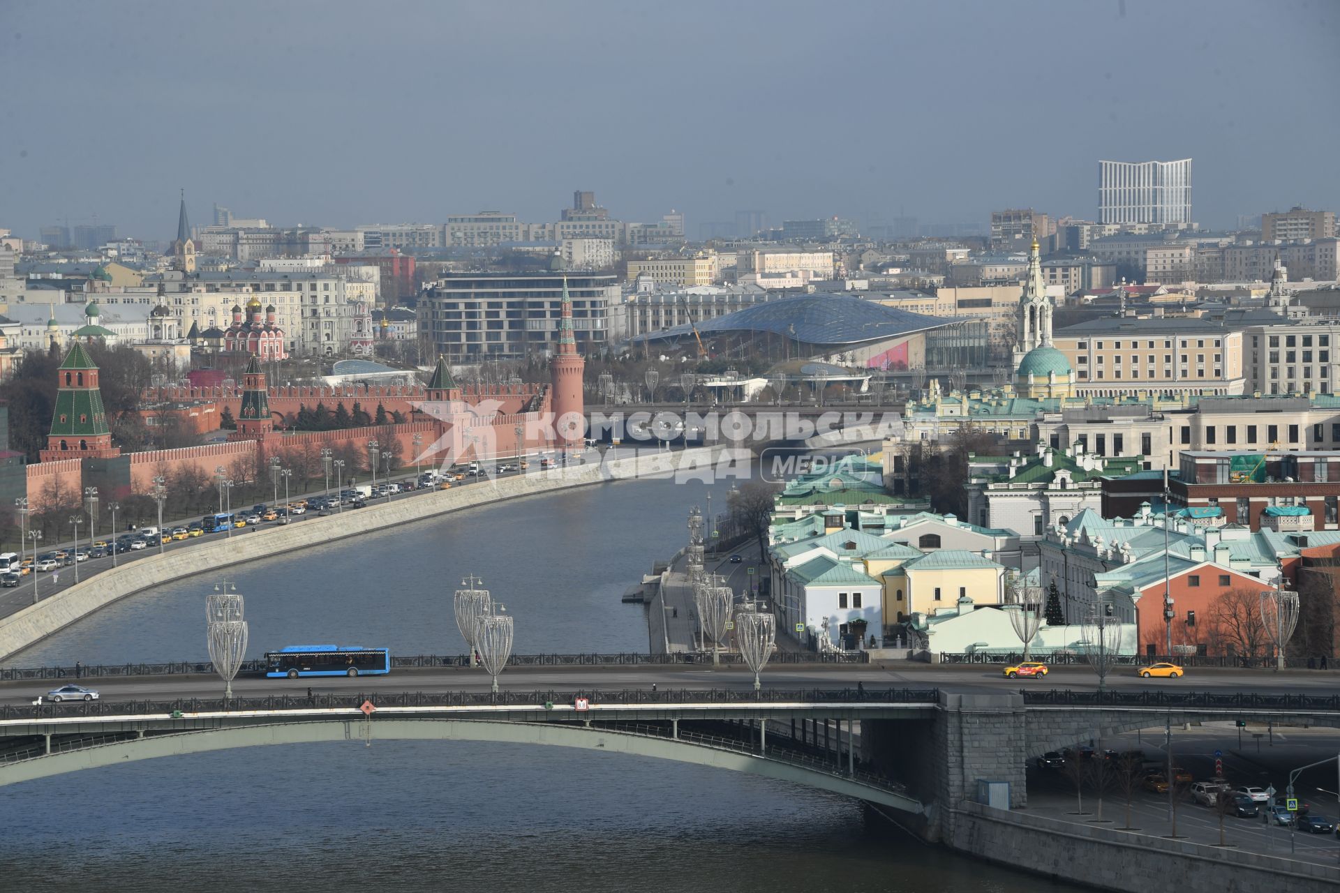 Виды Москвы со смотровой площадки Храма Христа Спасителя