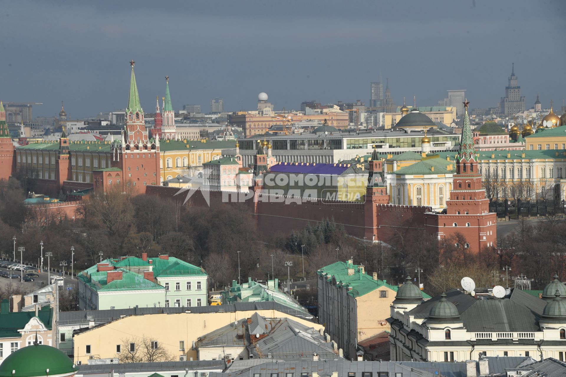 Виды Москвы со смотровой площадки Храма Христа Спасителя