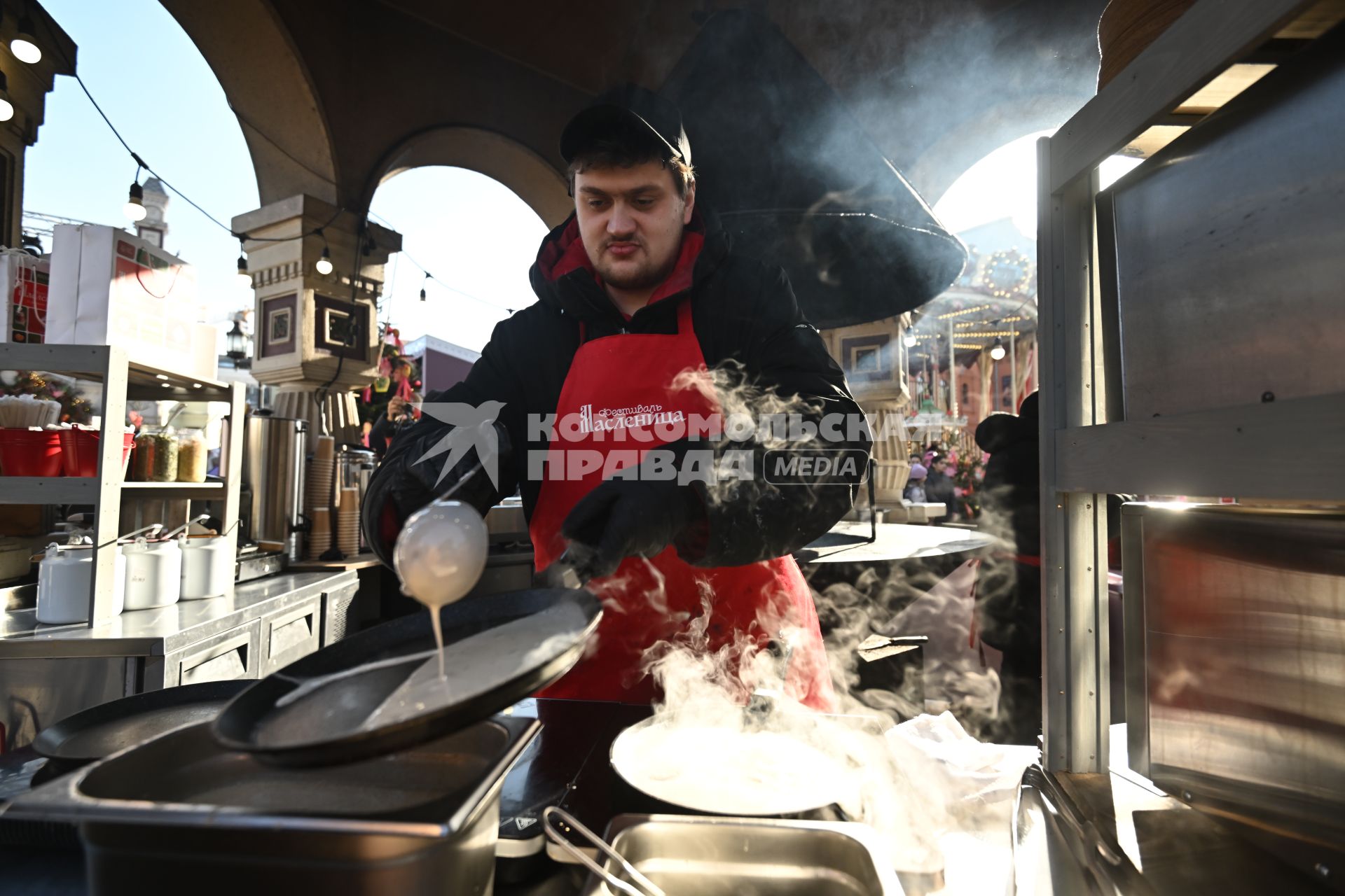 Празднование Масленицы на Манежной площади