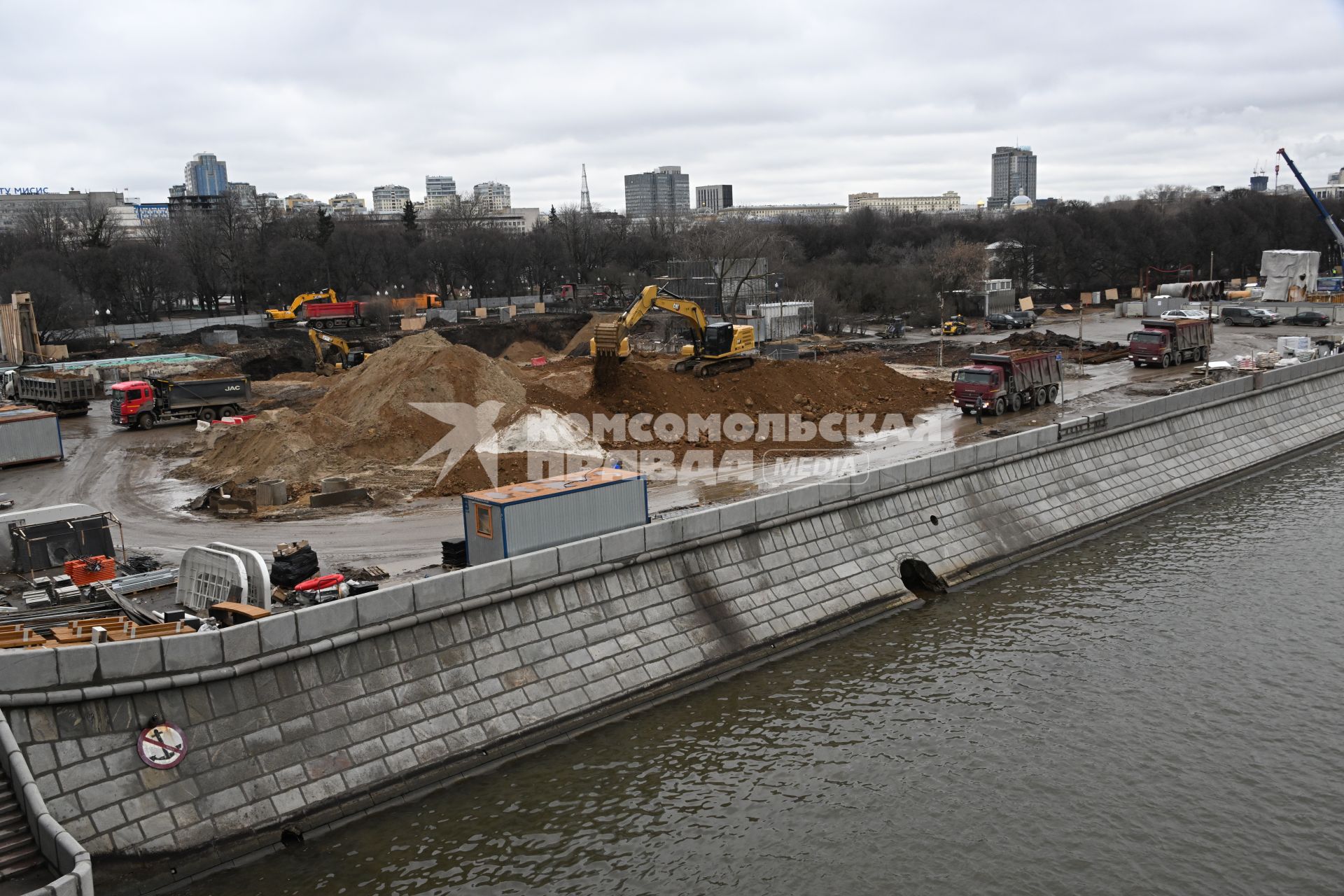 Работы по благоустройству Парка Горького