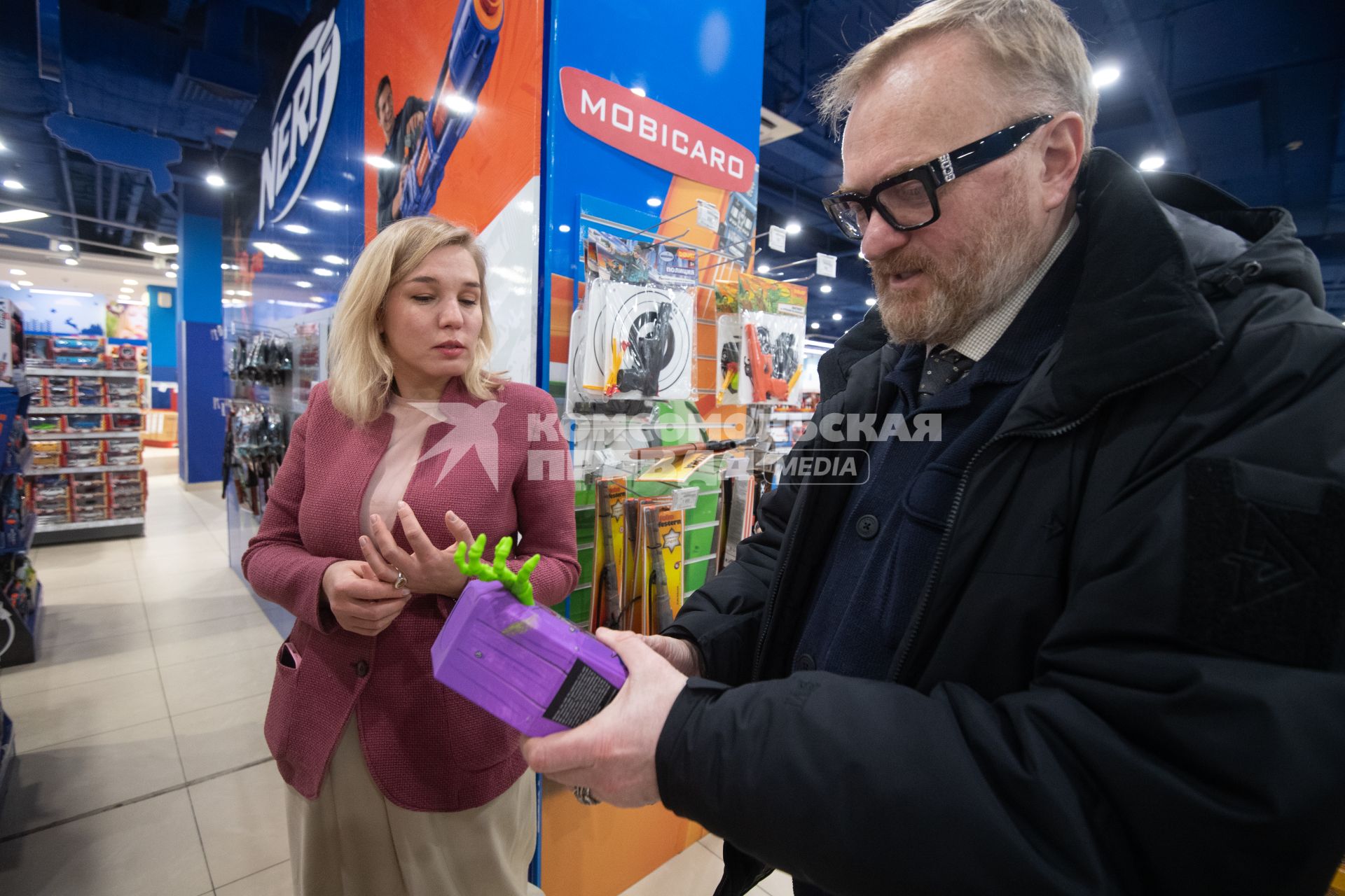 Виталий Милонов в рейде по опасным детским игрушкам