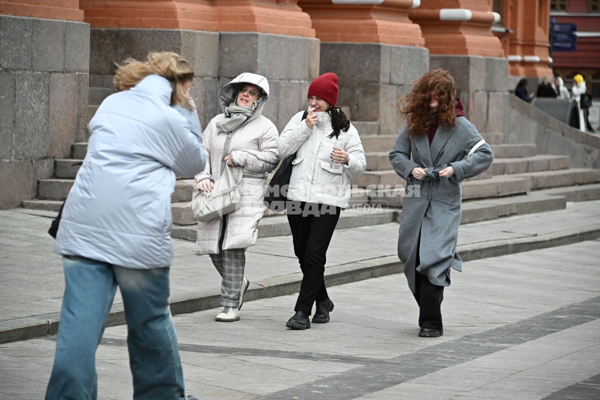 Сильный ветер в Москве