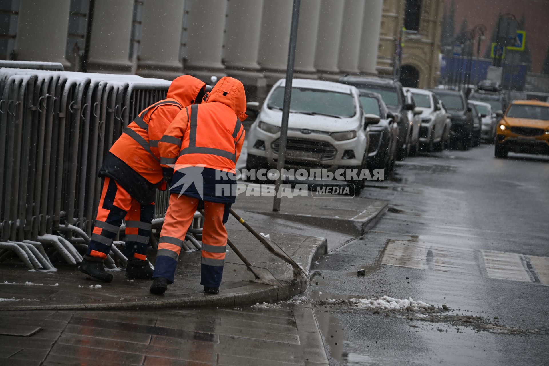 Снег в Москве